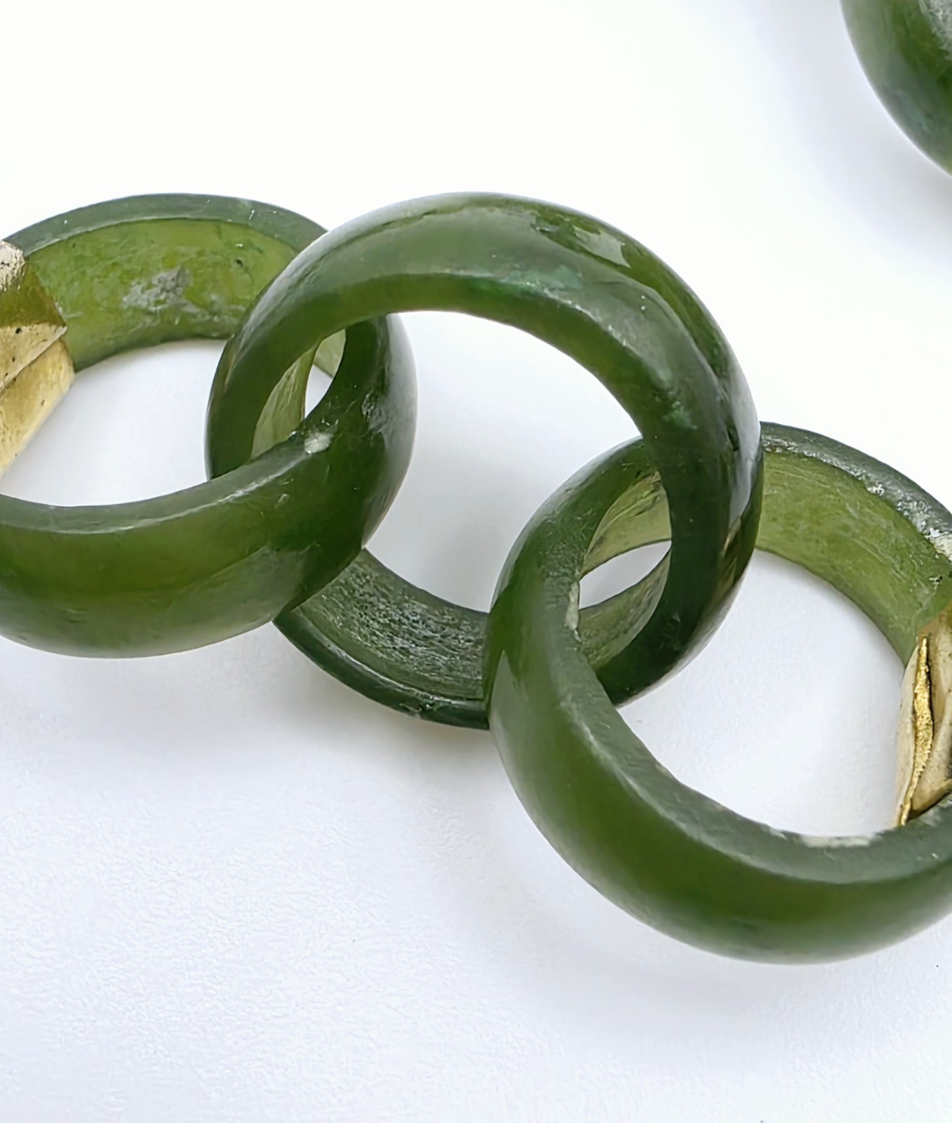 Vintage Green Jade Interlocking Circle Link Necklace 31″ Long Gold Tone