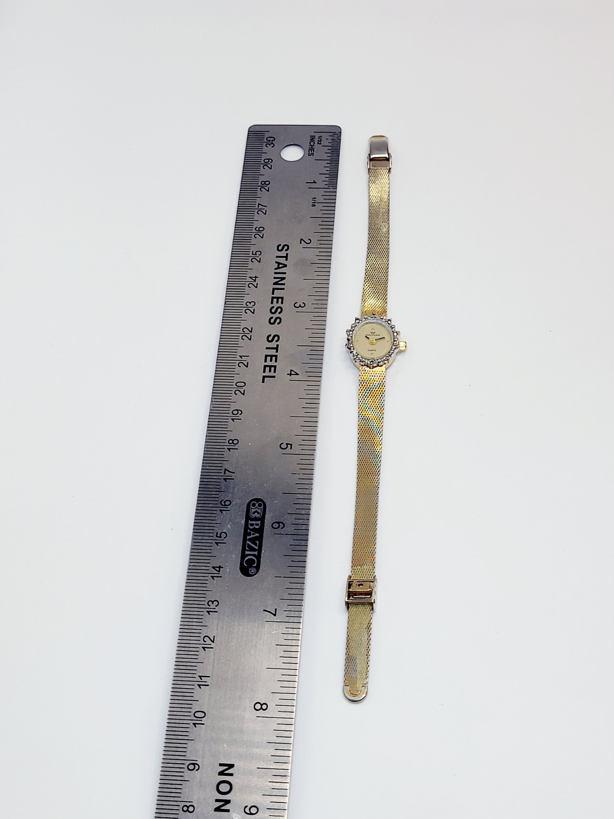 Waltham Ladies Watch Quartz 1990 Vintage Gold Tone Diamond Bezel Mesh Band RUNS