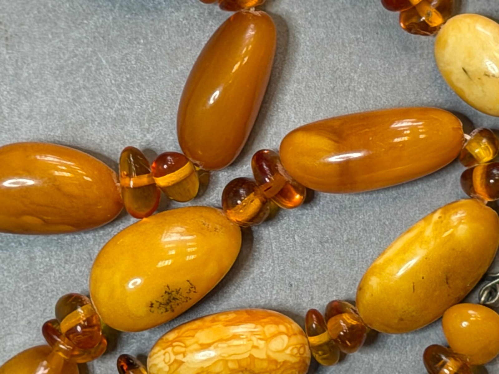 Vintage Baltic Butterscotch Amber Necklace Egg Yolk Honey Oval Beads 32.1g 60cm