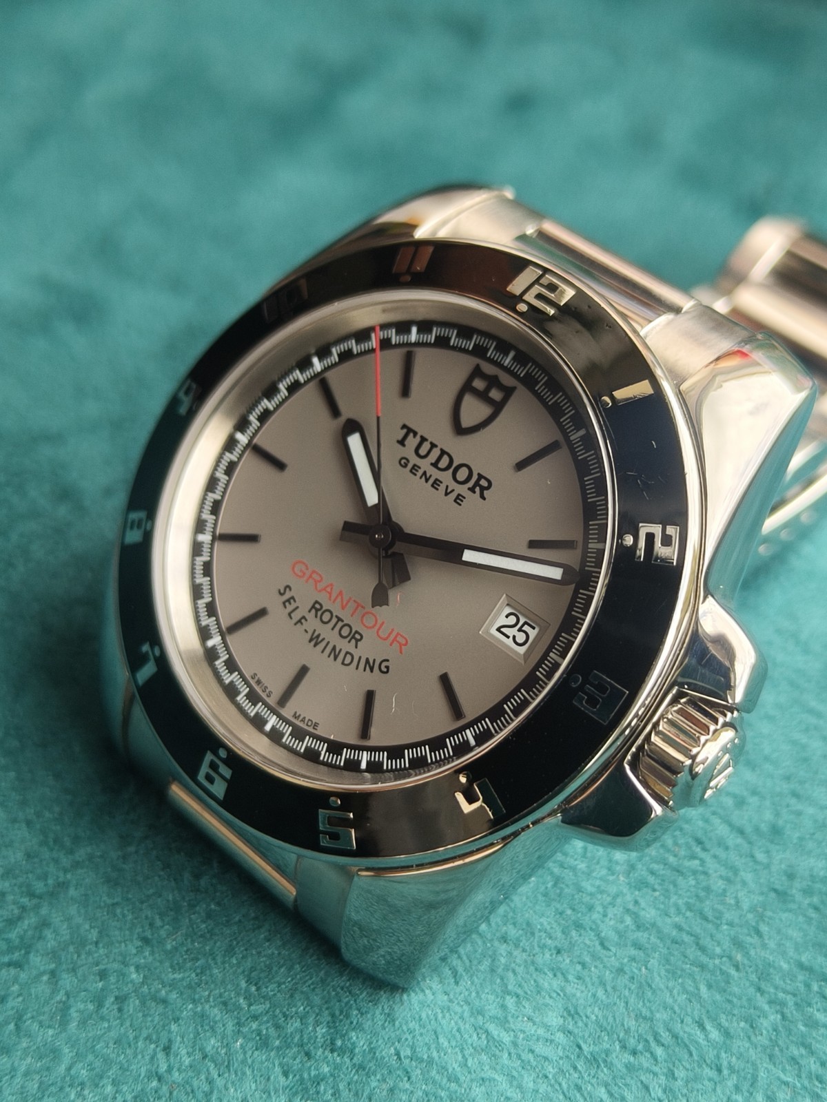 Tudor GranTour Date 41mm Special Dial Ref. 20050N Rare Model Good Condition