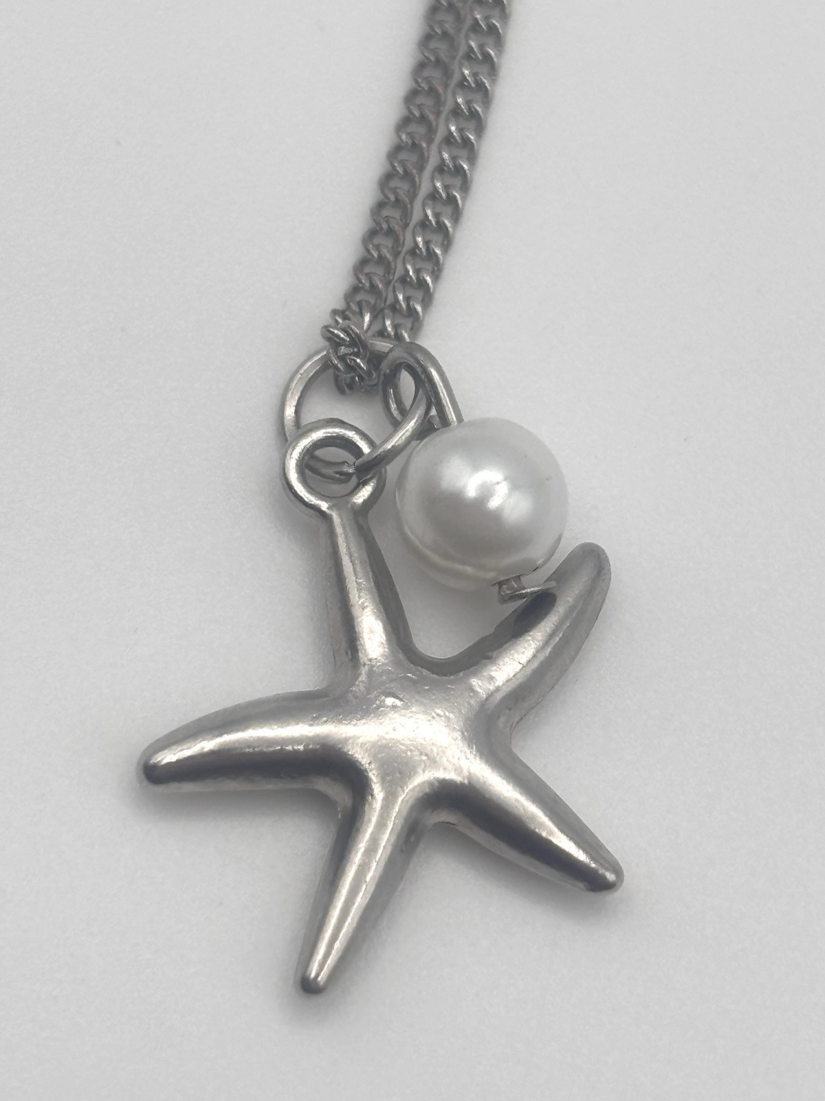 Starfish Simulated Pearl Pendant Necklace Silver Tone 19.5 19 1/2 Inches
