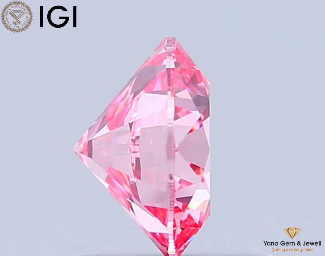IGI Certified Vivid Pink VS1 Clarity 1.01 Carat CVD Lab Grown Round Cut Diamond