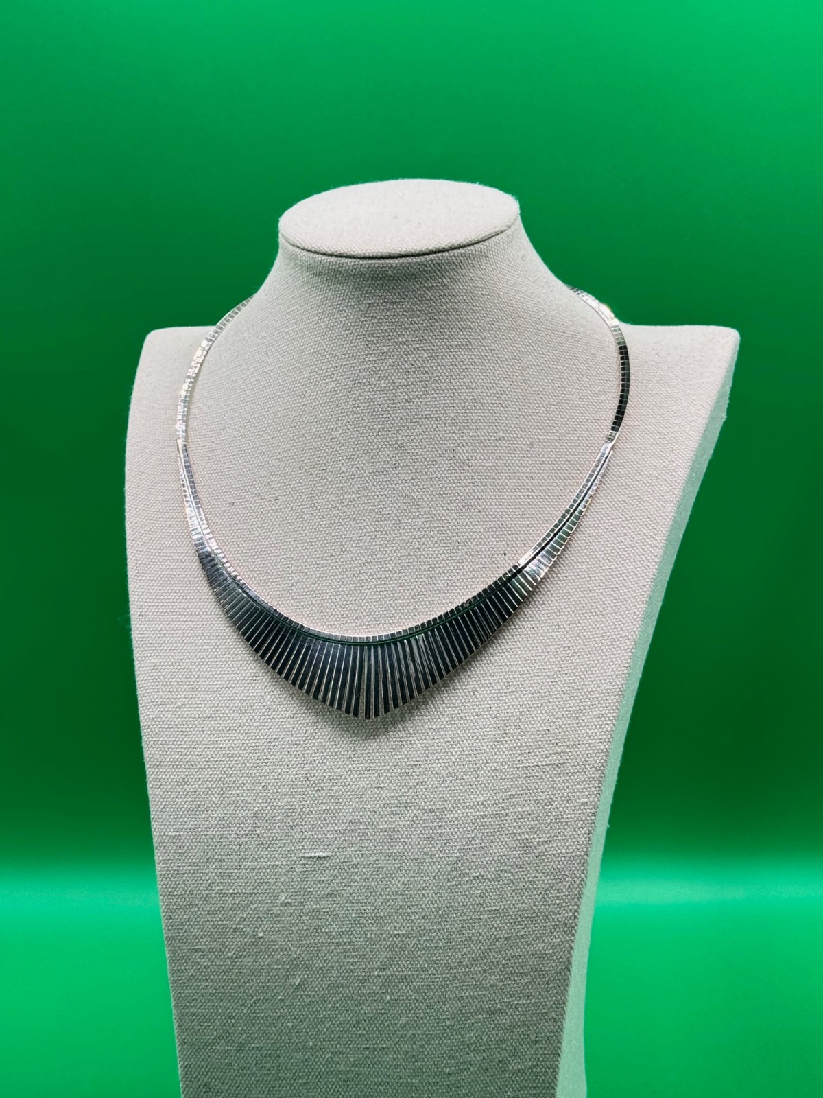 Ultra fine Silver Graduated Cleopatra necklace 18 inches with etched texture