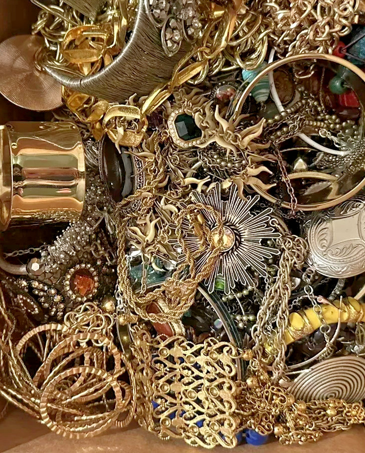 Jewelry 1 lb Lot -All intact ,Wearable, Estate, Vintage to Modern – Lot #GH12