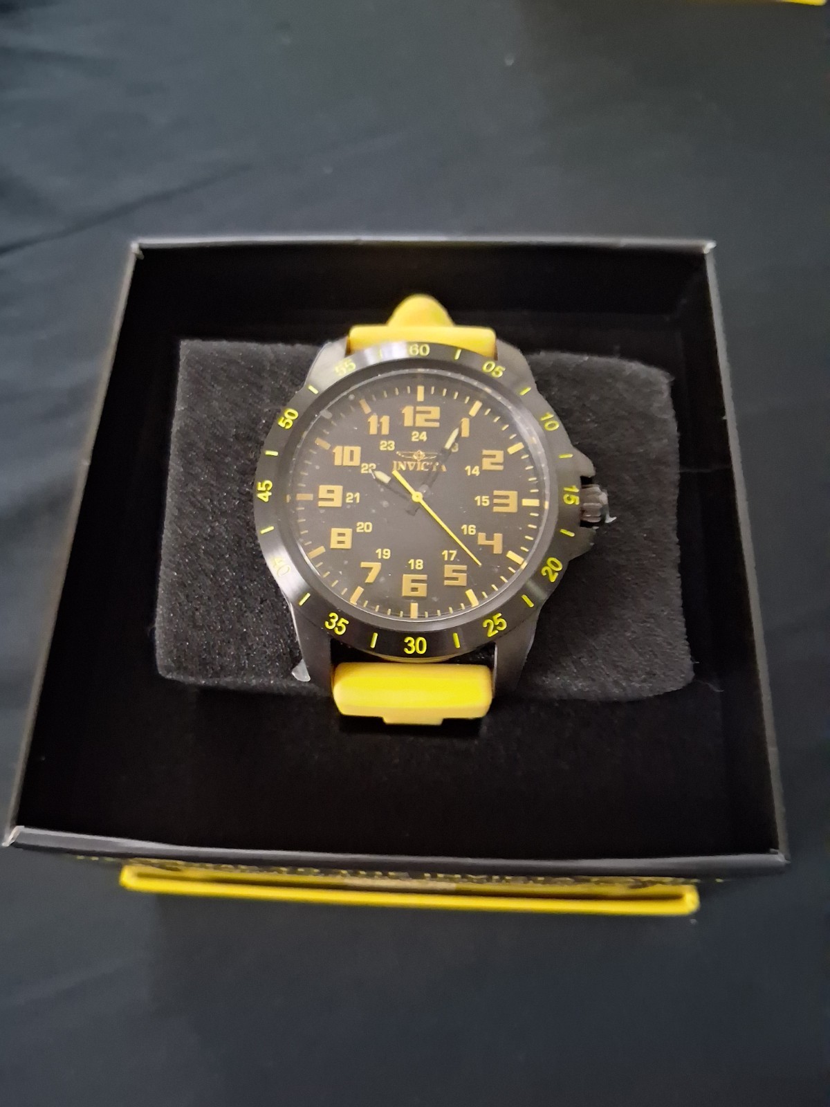 New Invicta Pro Diver Quartz Black Dial Men’s Watch 40006