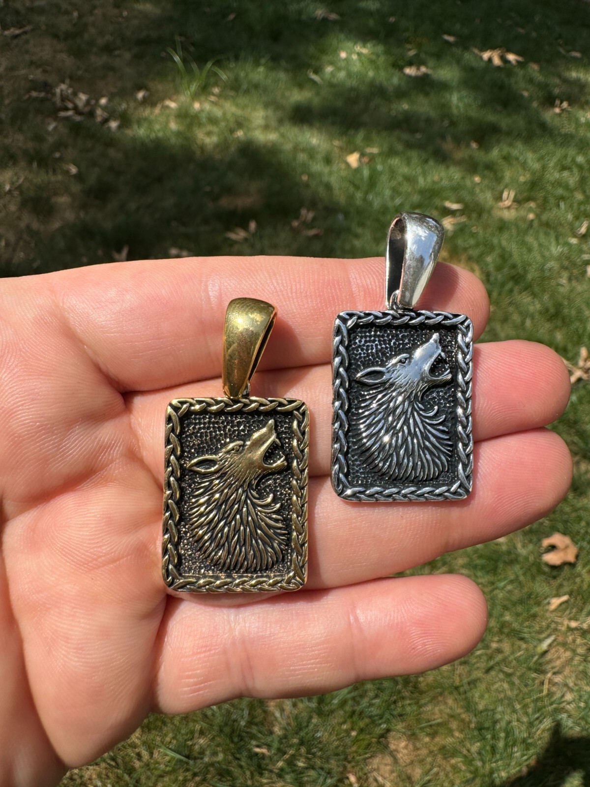 Solid 925 Silver / Gold Plated Oxidized Howling Lone Wolf Pendant Necklace