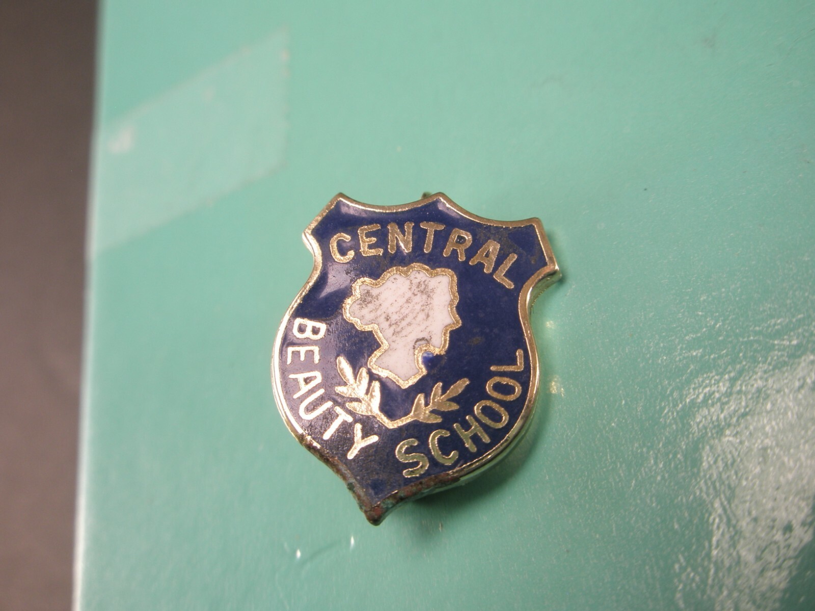 Beauty School Central Vintage Enamel Tie Tack Lapel Pin advertising k101