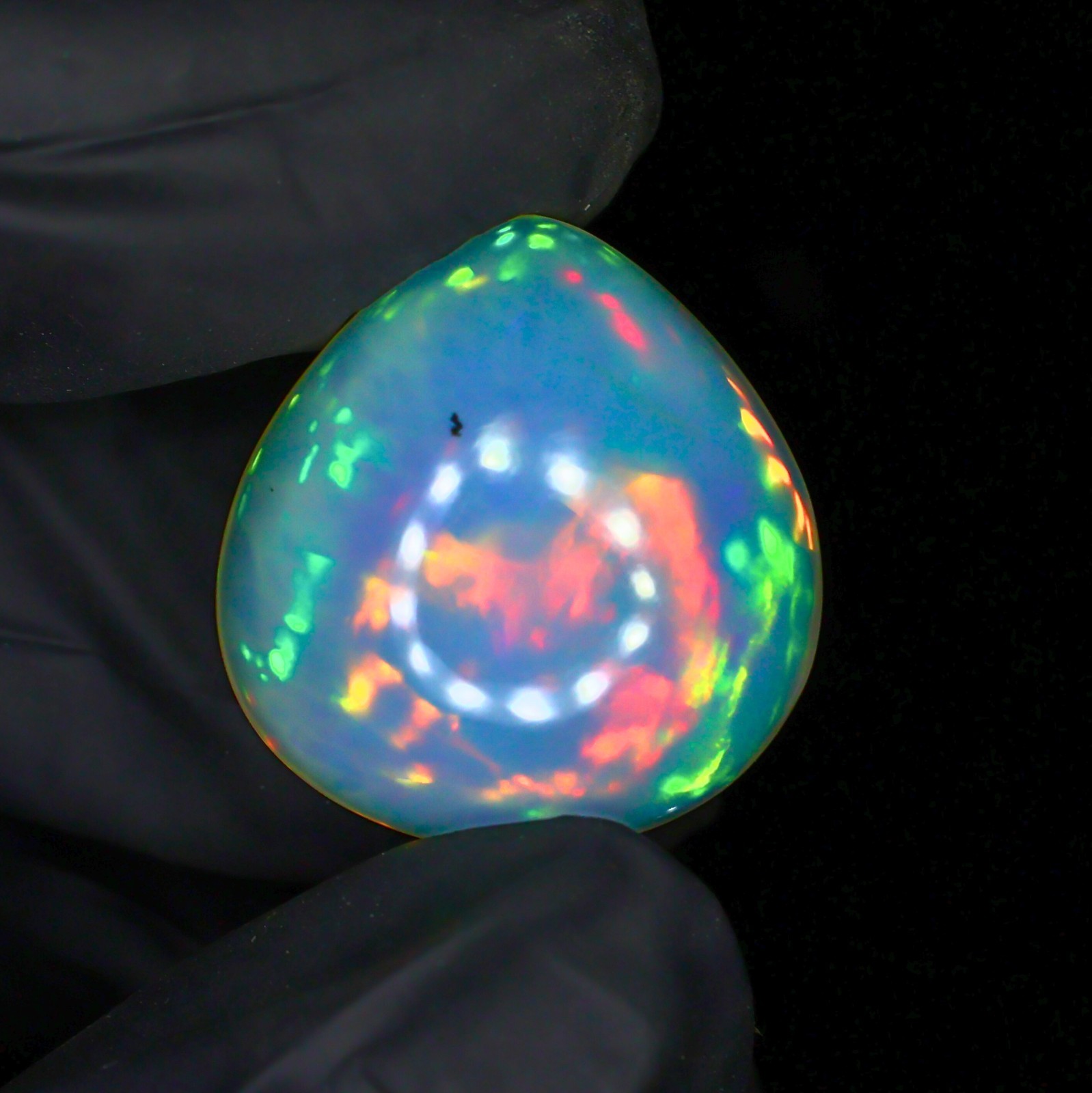 Natural Opal Cabochon 18.55 Ct Natural Welo Opal Gemstone 21.50X21X10.50MM