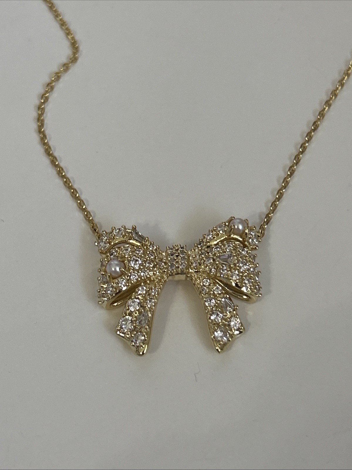 NEW! Kendra Scott Gold Krista Bow Short Pendant Necklace in White Mix Pearl