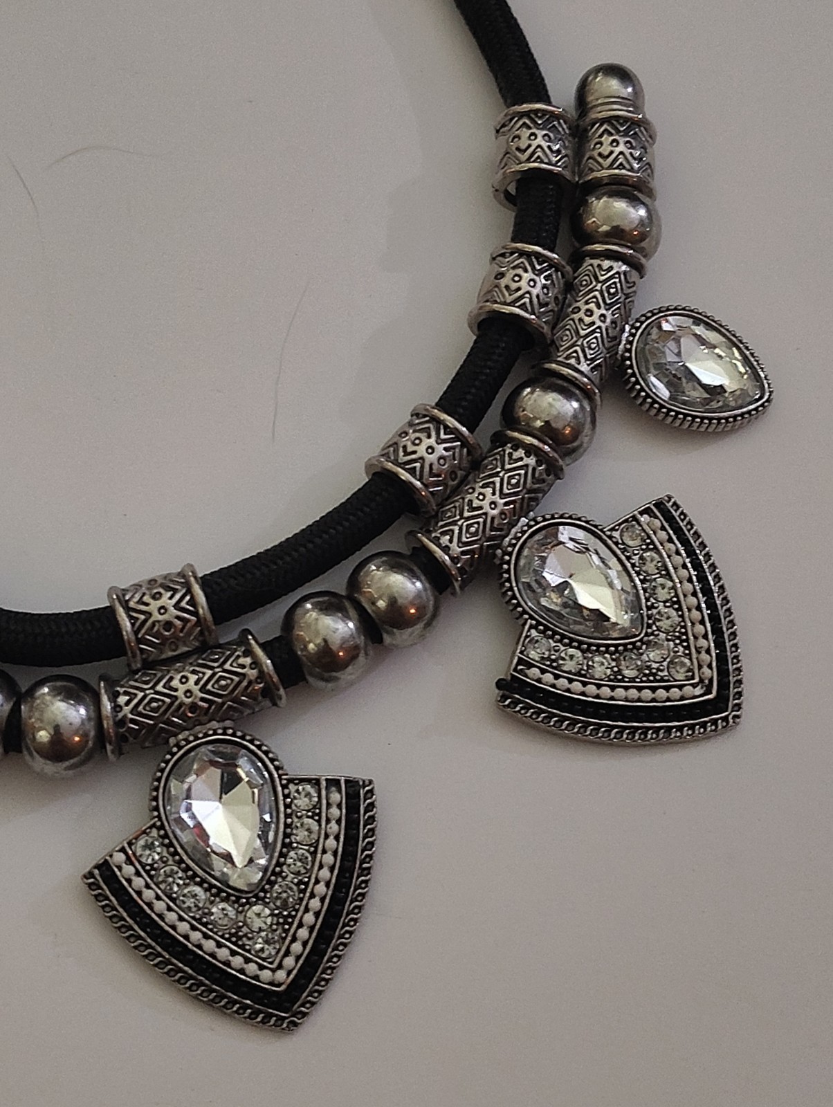 Amazing Sparkling Brilliant Silver Tone & Black Statement Necklace 16”-19” BLING