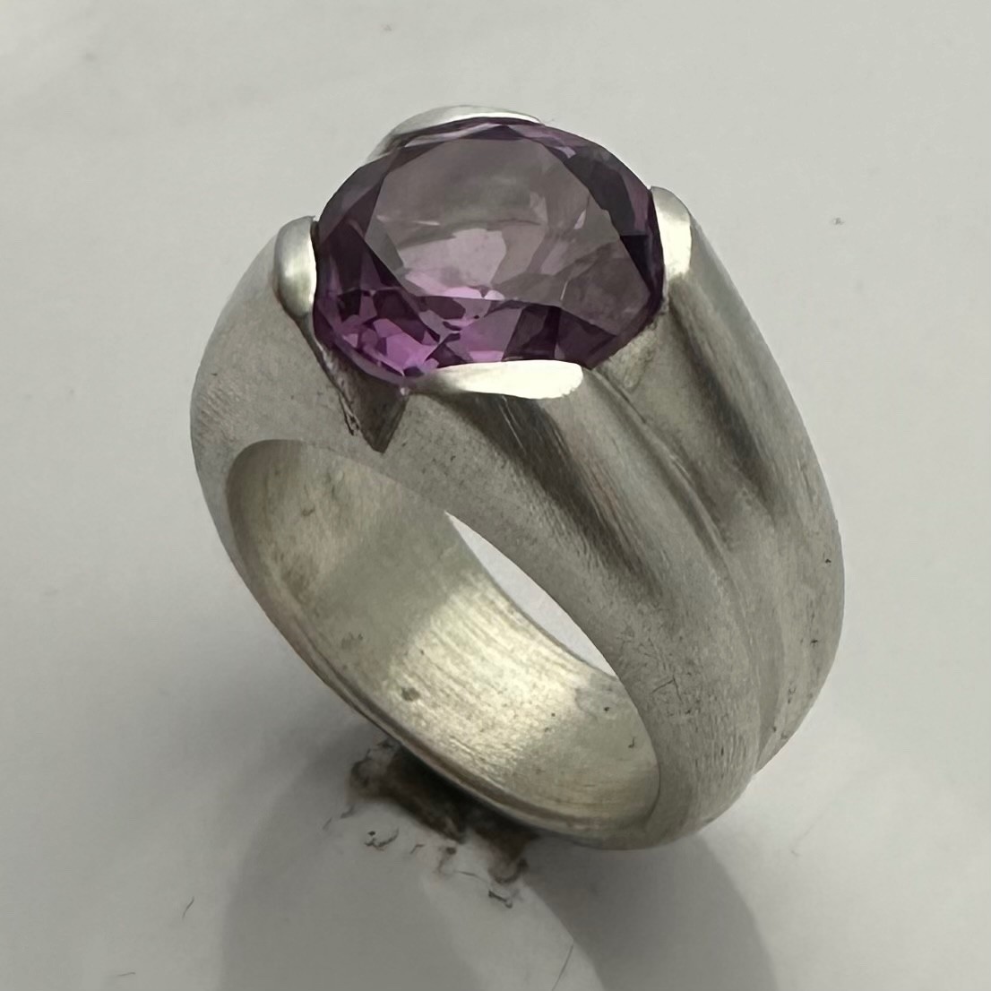 MJG STERLING SILVER MEN’S RING. 12MM LAB ALEXANDRITE. 4 PRONG. SZ 9 1/2. 23gr.