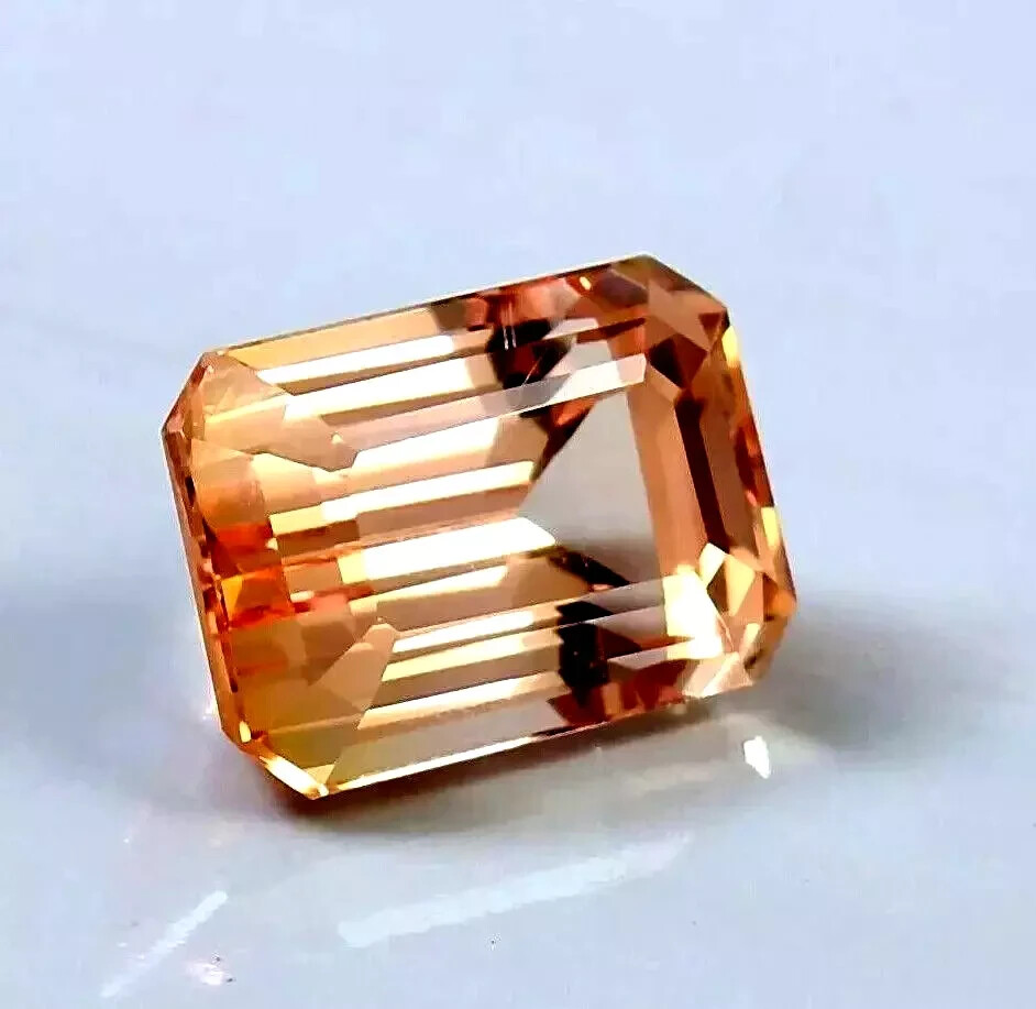 Medagascar Golden Umba Sapphire 7-9Ct Natural Loose Emerald Cut EGL Gemstone