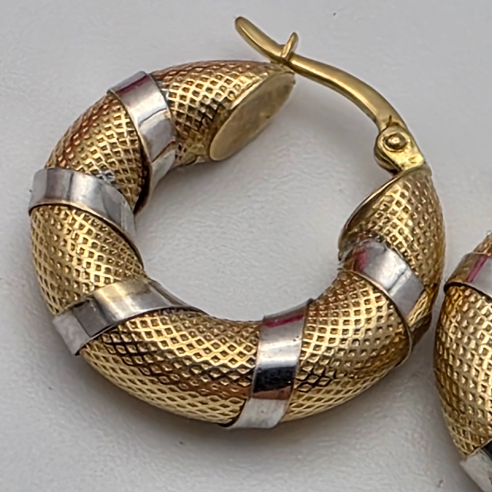 10K Yellow White Gold Textured Hoop Earrings Hinged Snap Closure 20.6mm