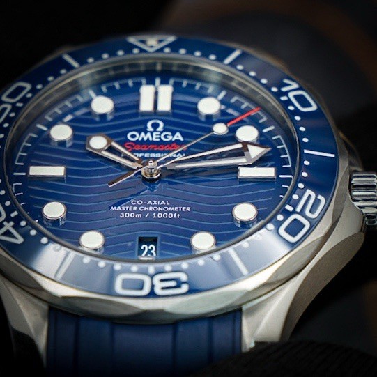 OMEGA Seamaster 300M Diver 300M 210.32.42.20.03.001 in EXCELLENT CONDITION!