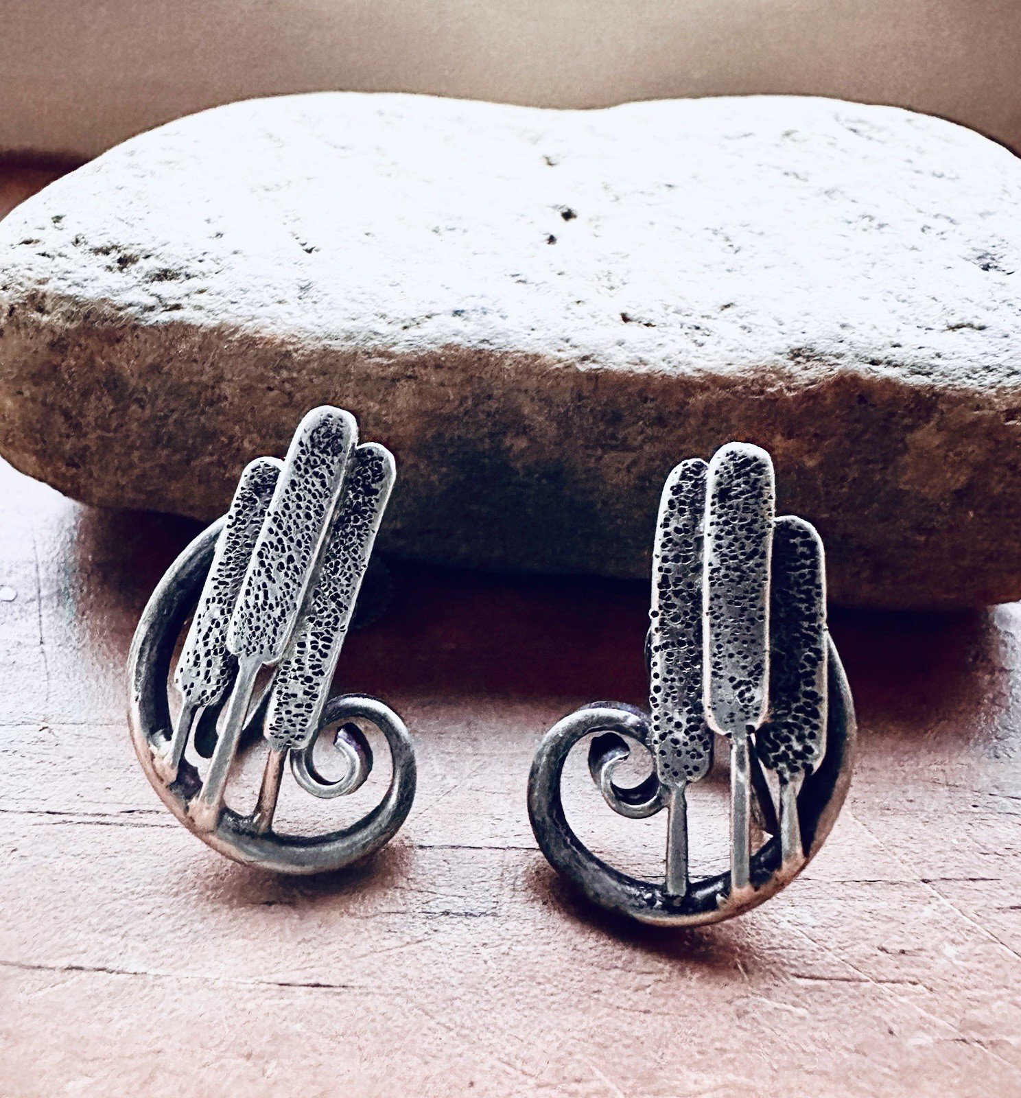 Vintage Sterling Silver Screwback Cattail Earrings.