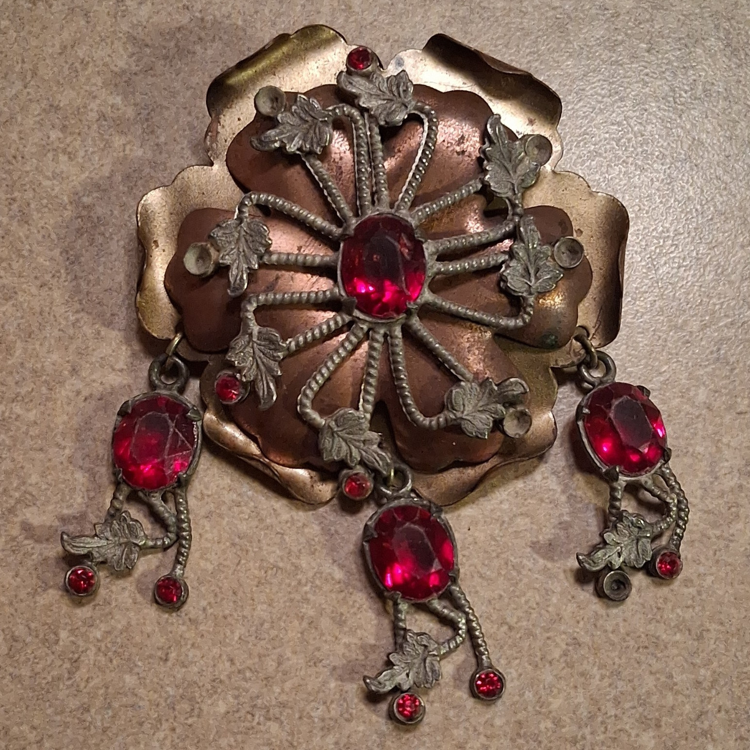 Fred Gray Corp. signed floral flower brooch pin gold tone red oval rhinestone
