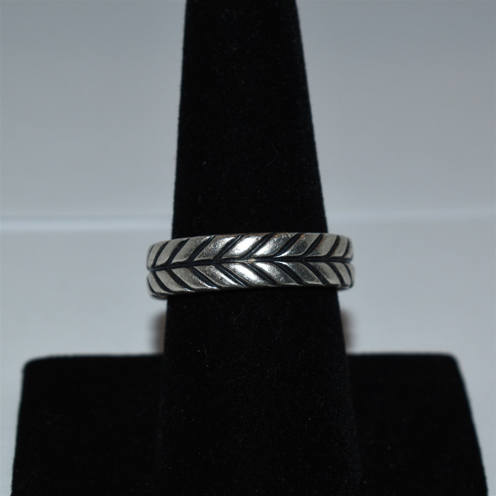 David Yurman Chevron Design 5.9mm Thick Vintage Band ~ Size 9.5 & 7.5gr