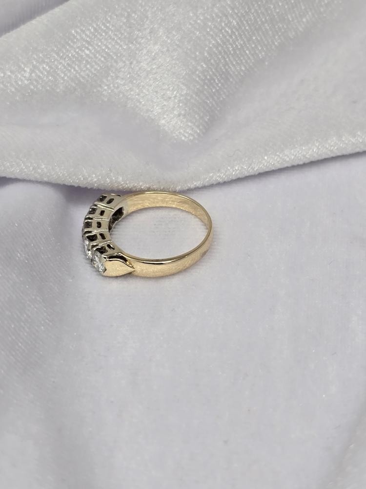 Lady’s Diamond Cluster Ring 5 Diamonds .90 Carat T.W. 14K Yellow Gol (B08002030)