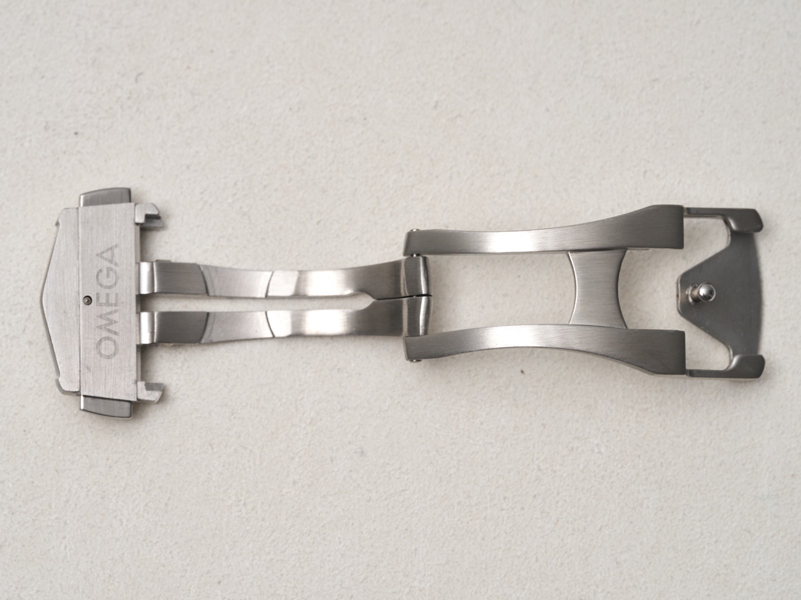 Omega 18mm Fold Over Push Button Deployment Buckle OM94521883