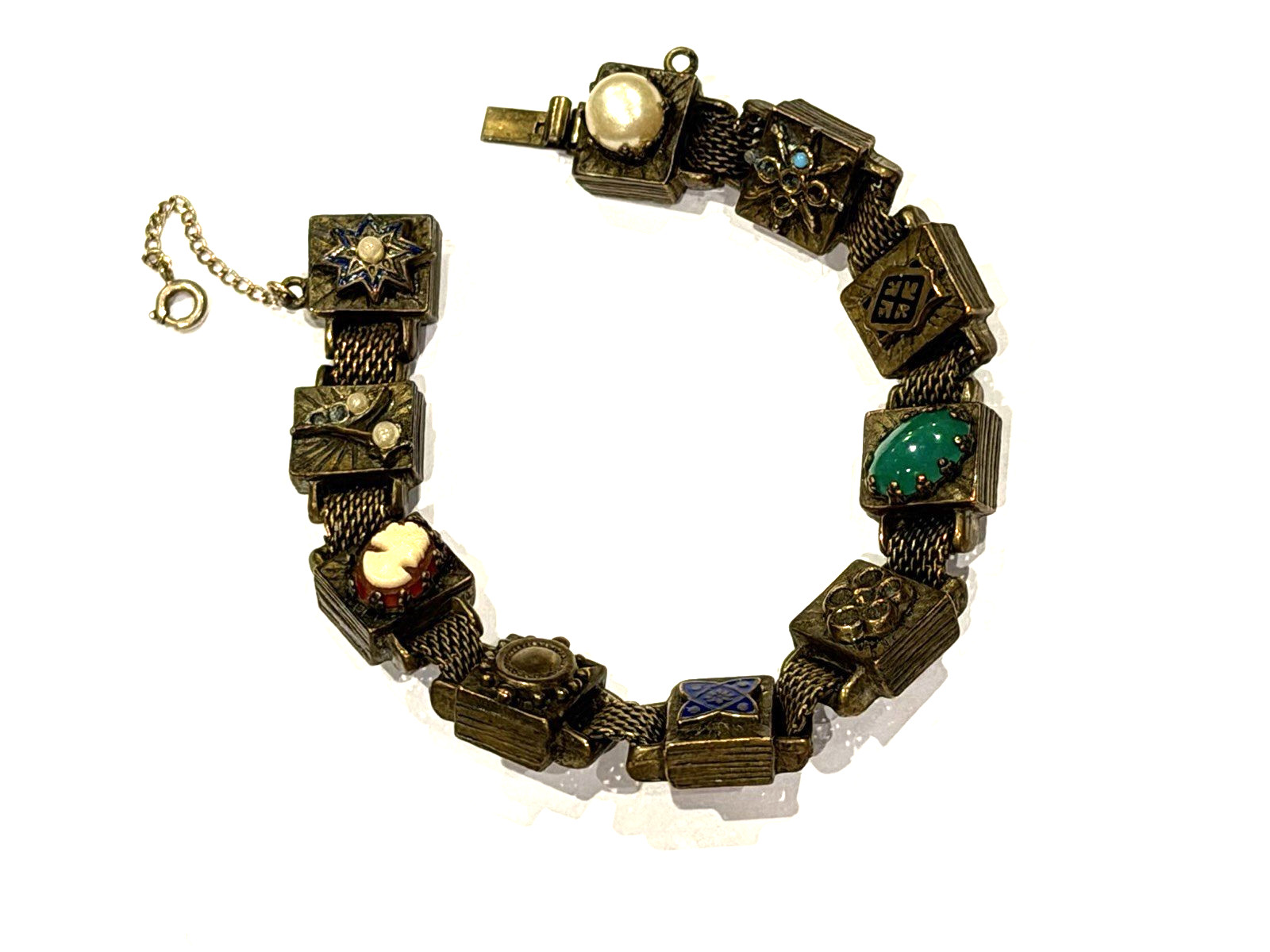 ESTRUSCAN SLIDE CHARM CAMEO FAUX PEARL GREEN MESH GOLD 7″ BRACELET SAFETY CLASP