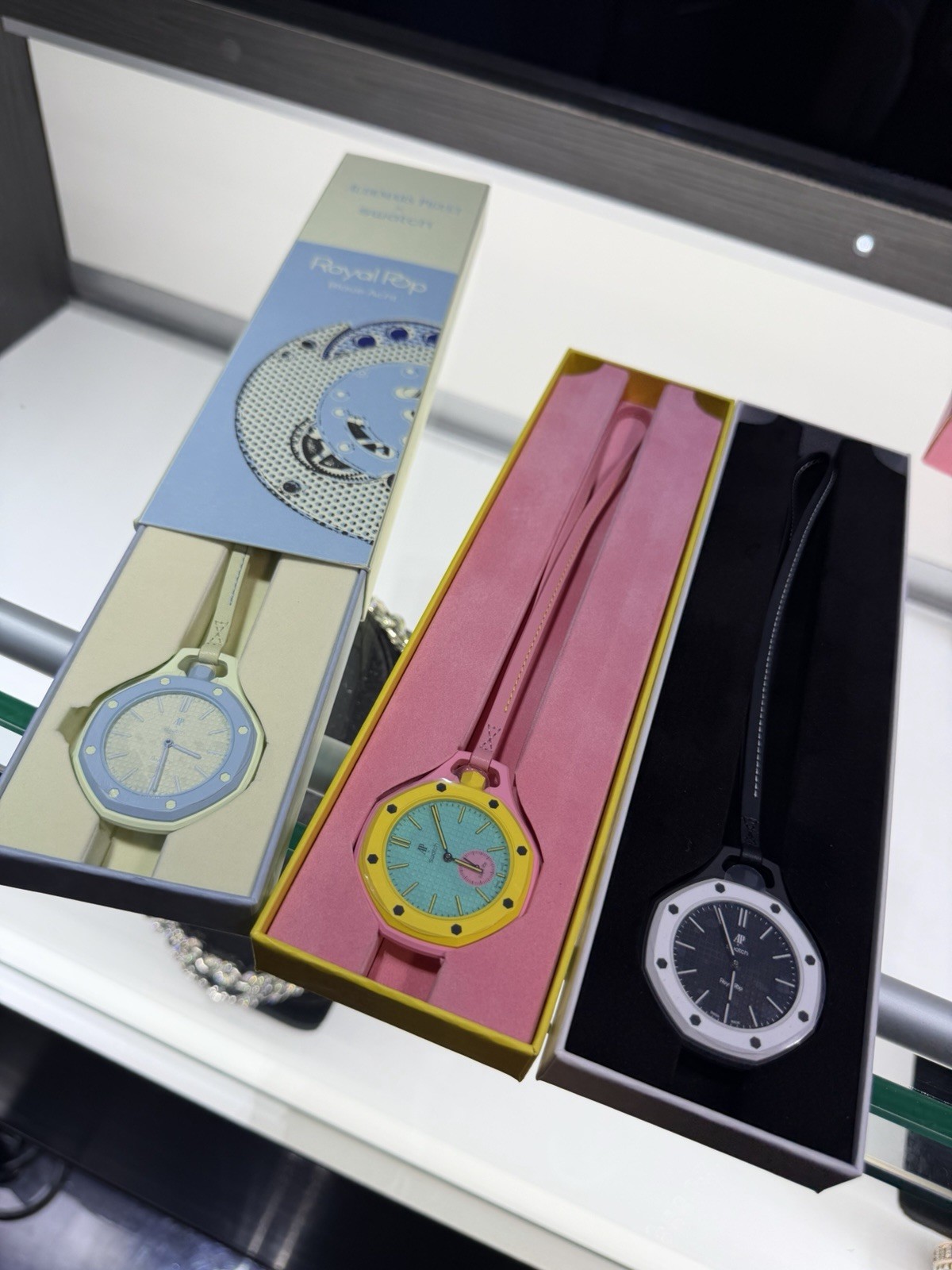 Swatch x Audemars Piguet – OTG ROZ