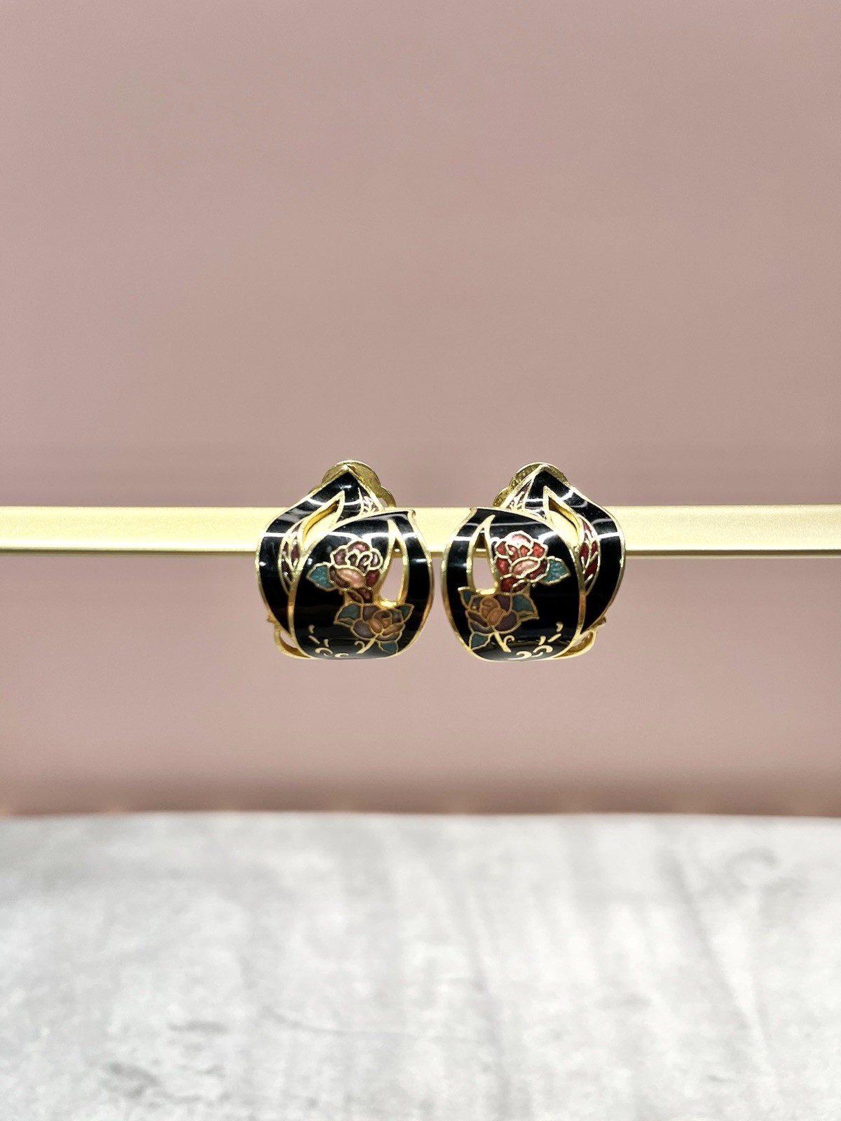Vintage cloisonné enamel clip-ons black floral rose gold tone half hoop earrings