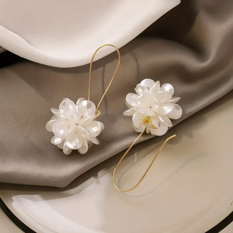 White Flower Ball Design Elegant Cluster Earrings Alloy Silver Plated Jewelry