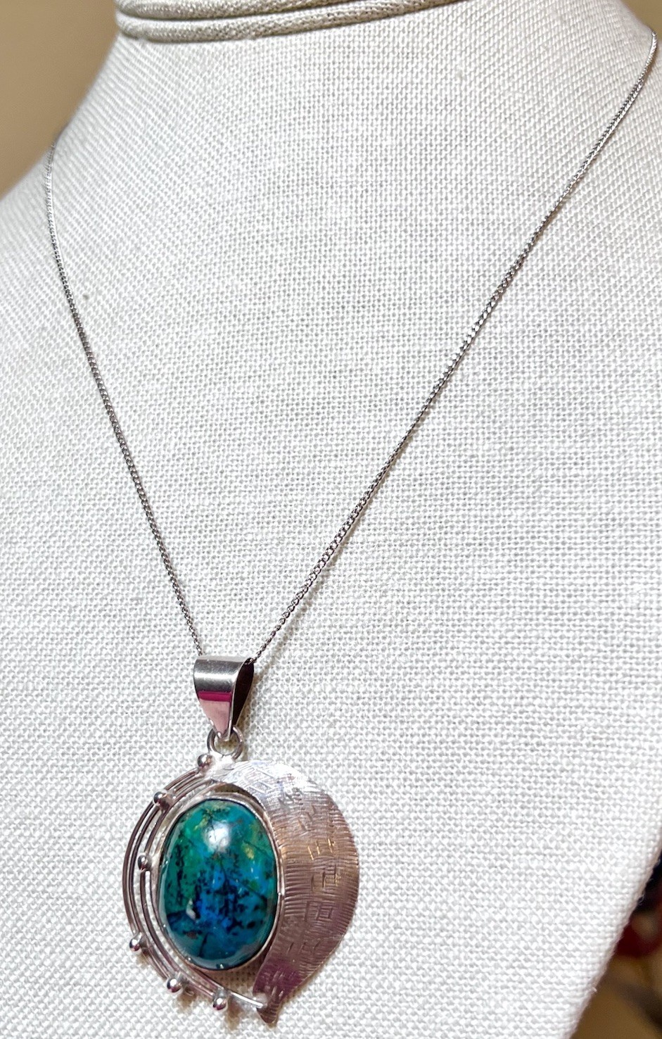 Beautiful Vintage Artisan/Studio Ornate Sterling Silver & Chrysocolla Necklace