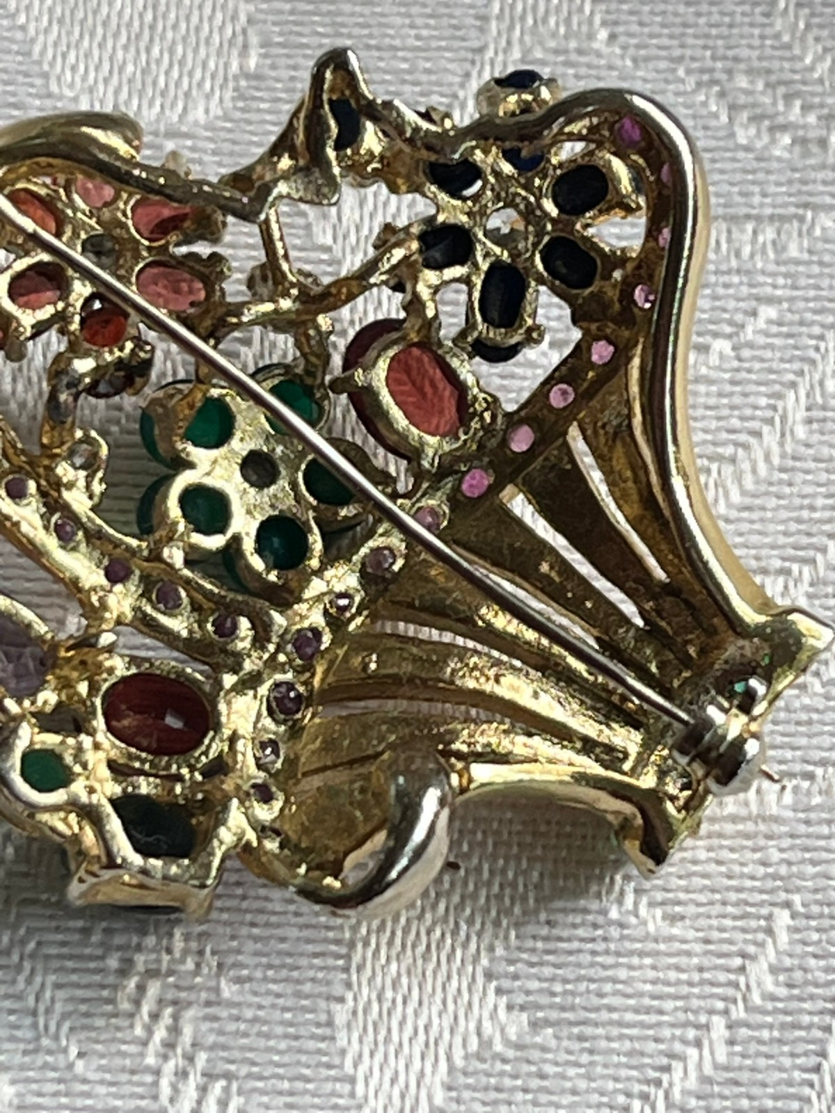 Vintage Emerald Ruby Sapphire Flower Basket Brooch Pin 41.2mm x 37.3mm