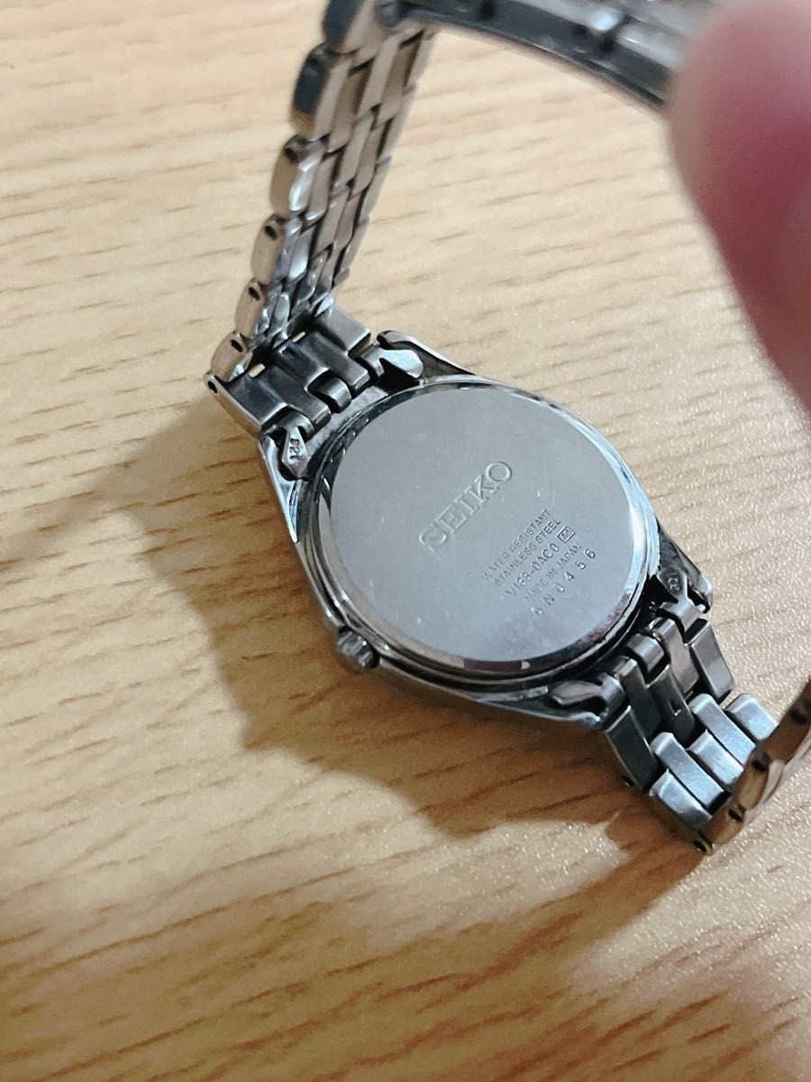 V138 0AC0 SEIKO solar wristwatch black