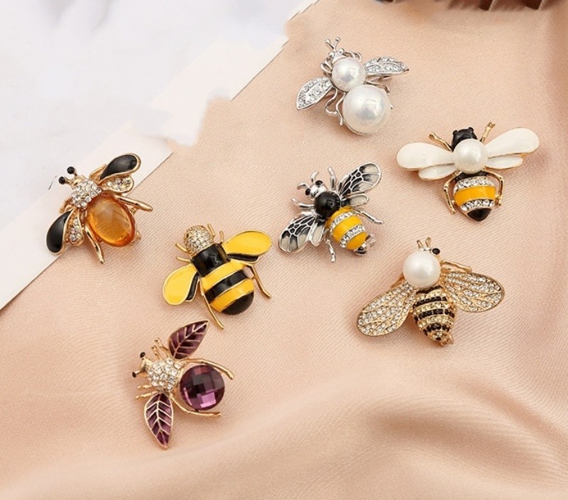 Wholesale 7PCS Mixed Lots Fashion Rhinestone Enamel Bee Brooch Pins