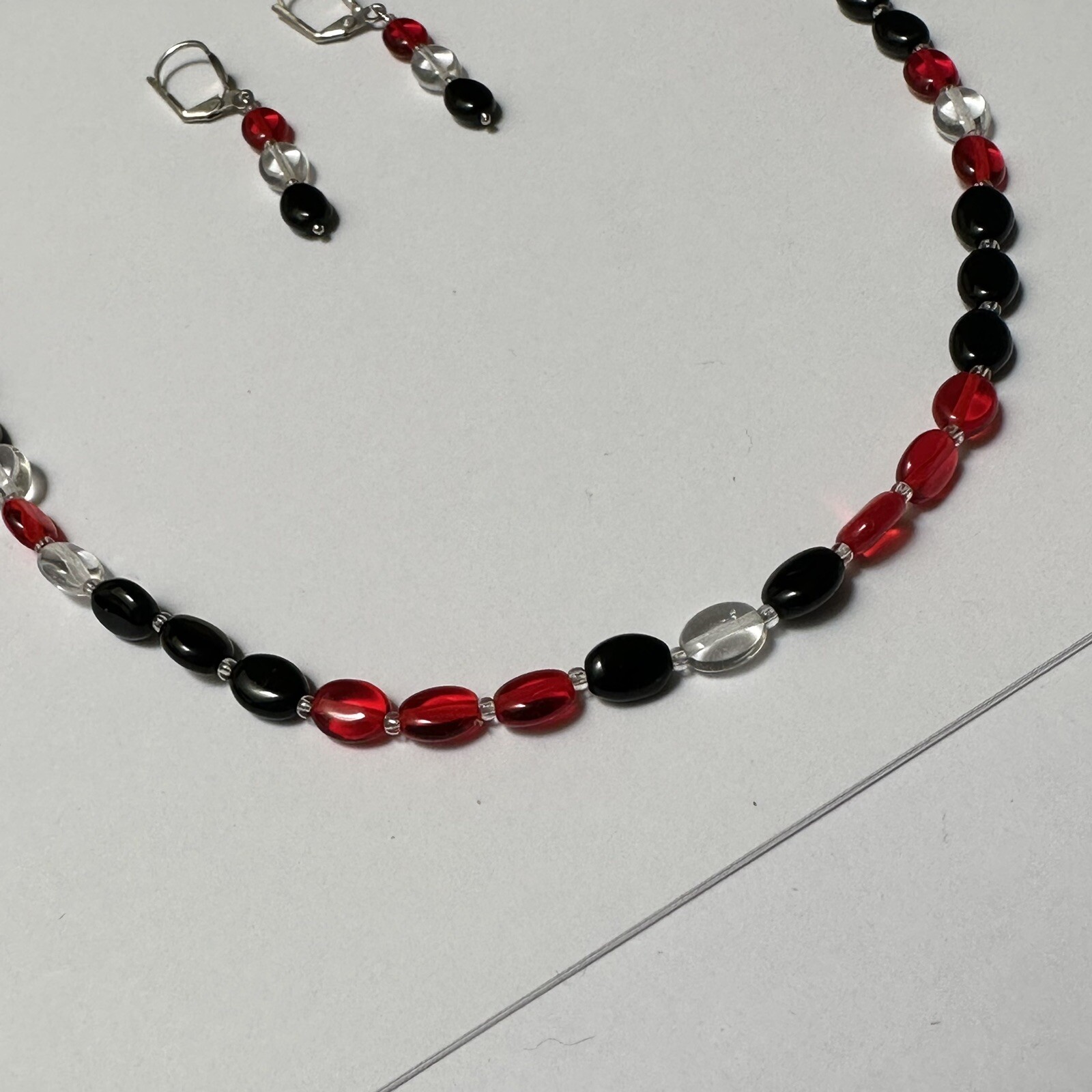 Black & Red Beaded Pierced Dangle Earrings & Necklace 19 1/2 Inch