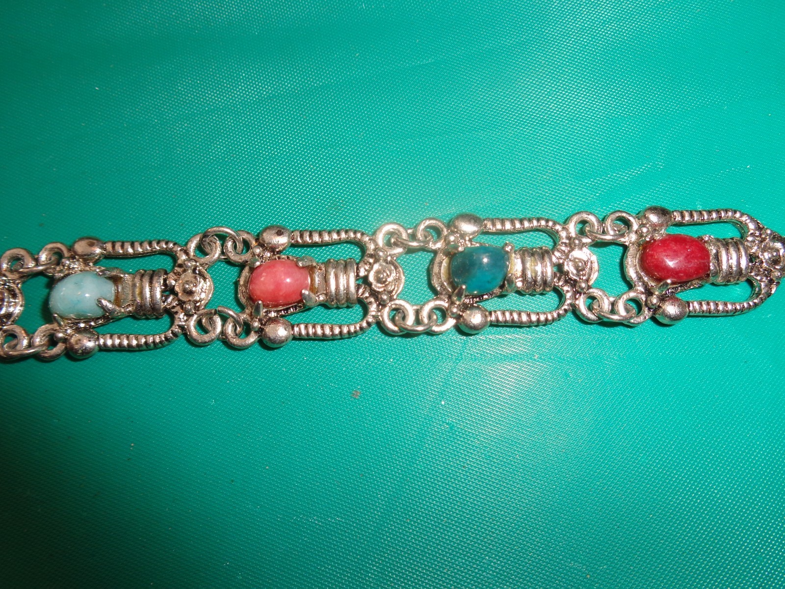 Silvertone Glass Gemstone? Cabochon Decorative Link Bracelet