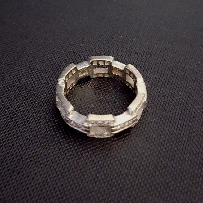 Pepi 14K white gold band with diamonds