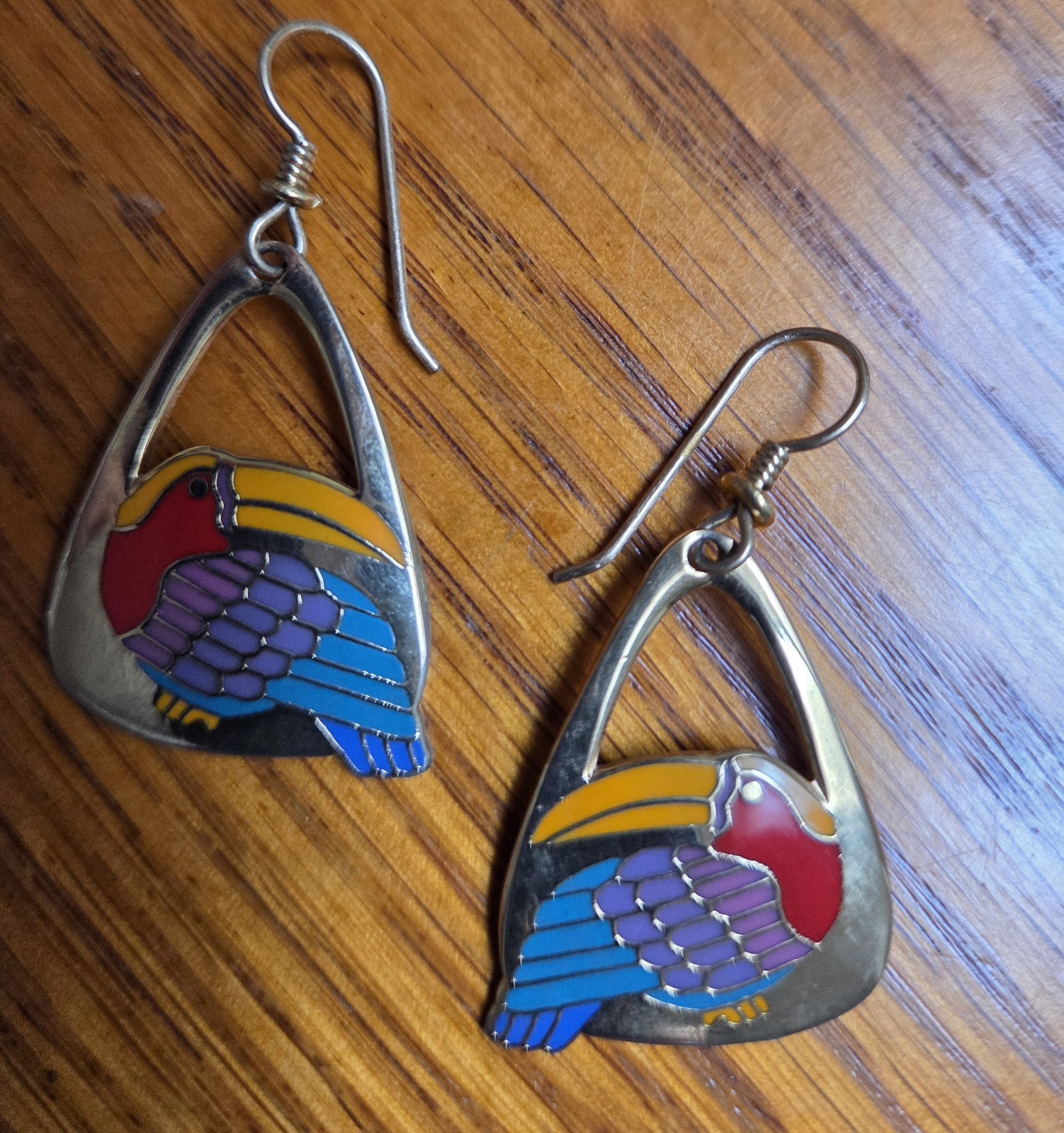 Vintage Signed Laurel Burch “Toucan” Parrot Cloisonne Enamel Hook Earrings
