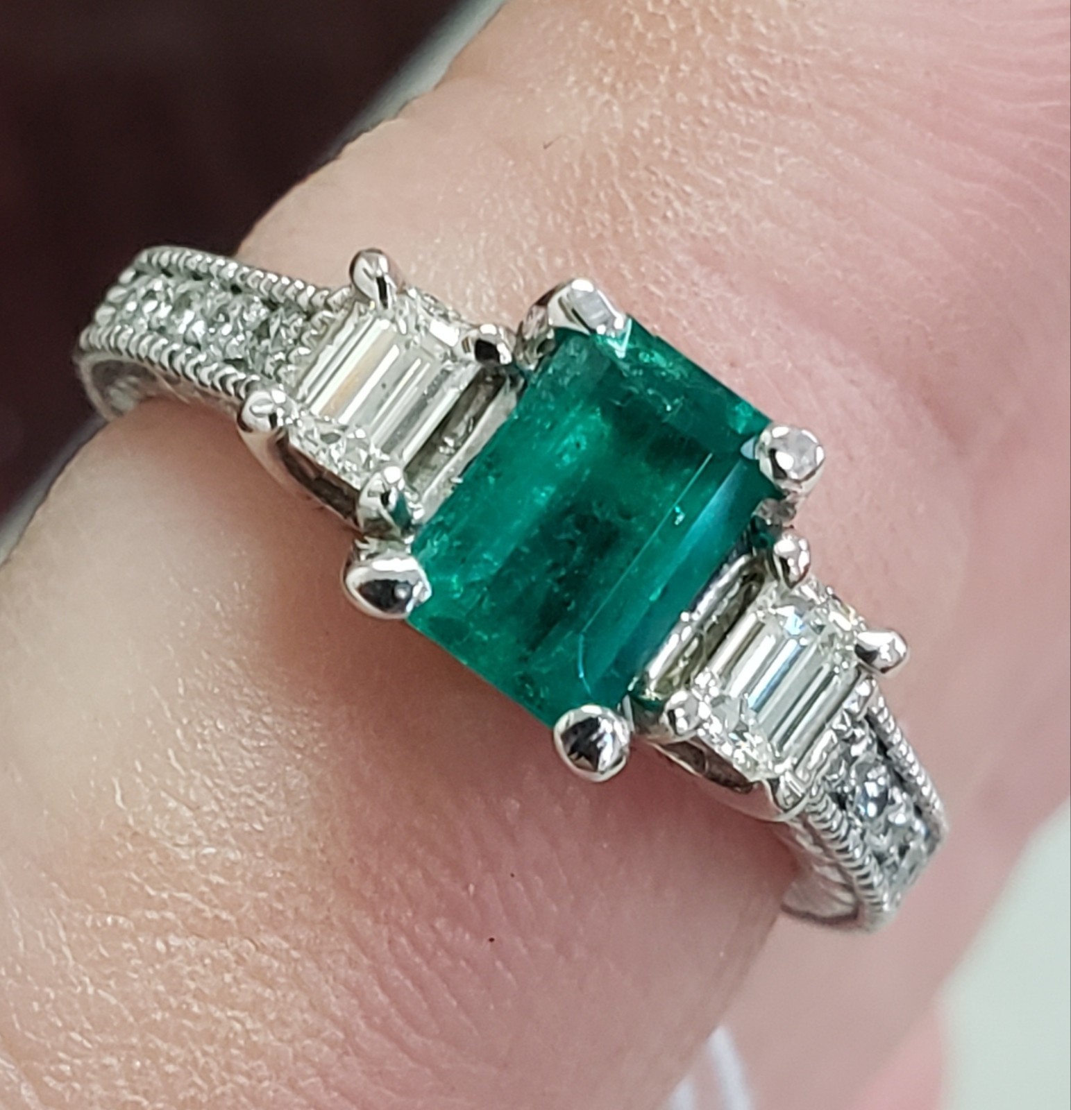 Classy 0.77CT Emerald & 0.47CT Diamond Filigree Ring 18K gold s-6.5