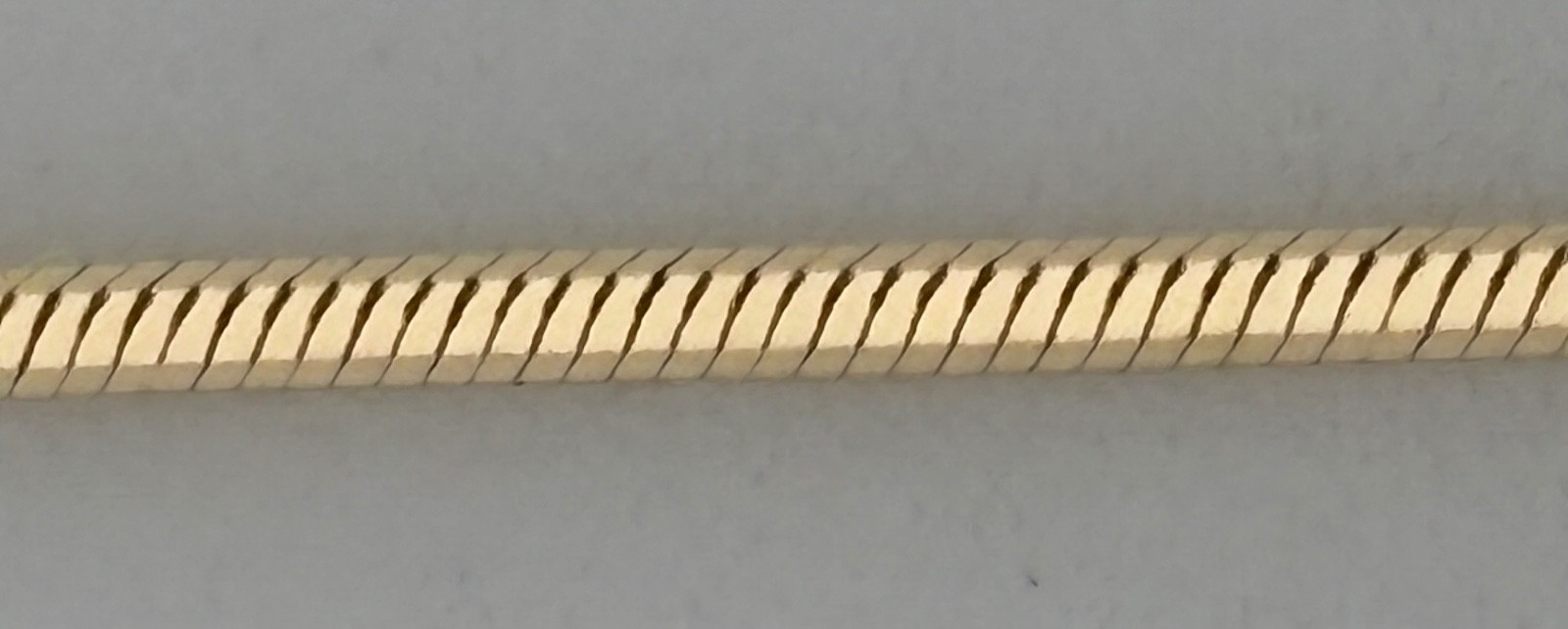 14K DuraGold Italy Yellow Gold Snake Chain Necklace 24″ (60.96 cm) 4.18g
