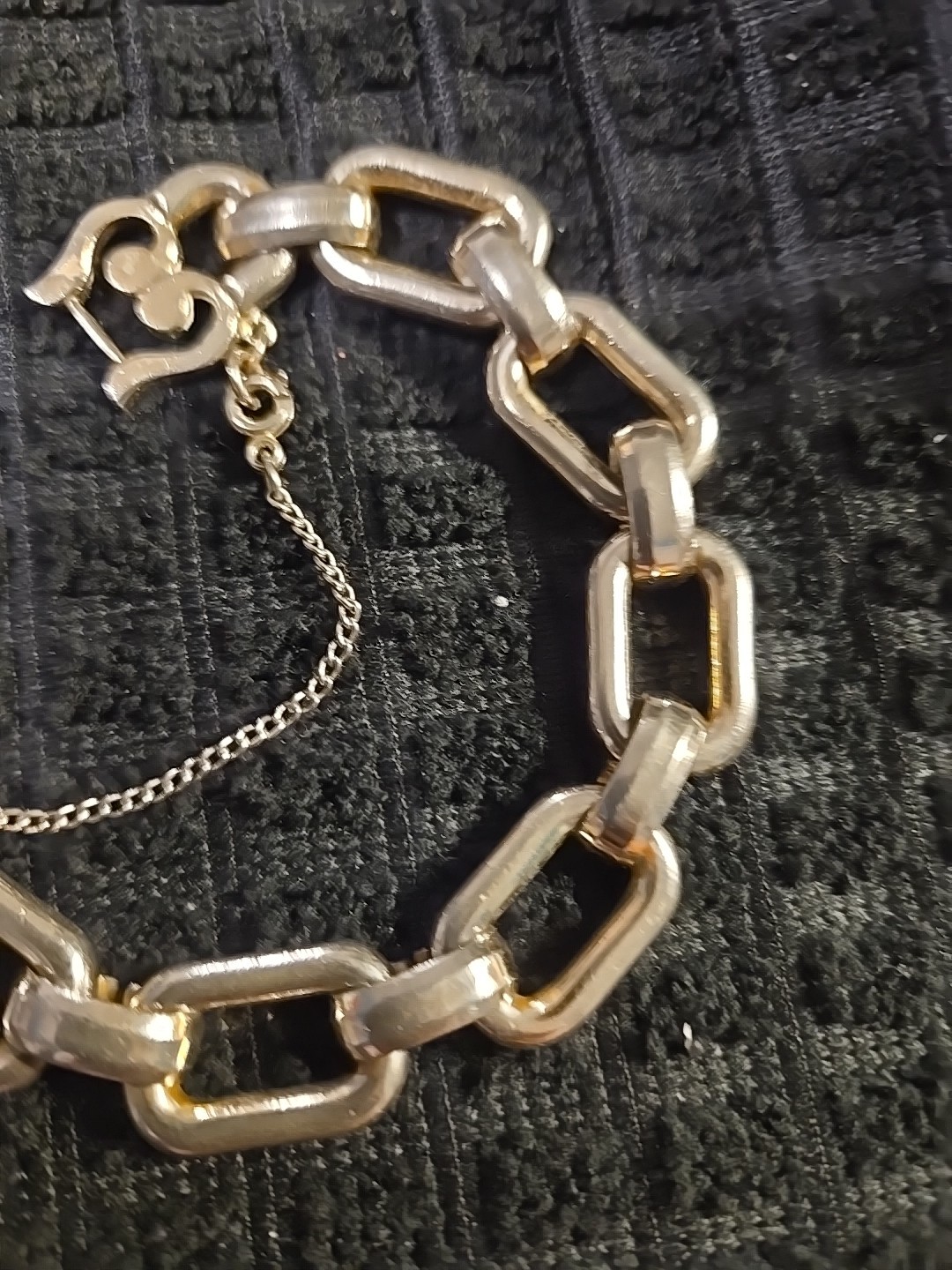 Vintage Monet Silver Tone Link Bracelet Fold Over Clasp Safety Chain 7.5″ Chunky