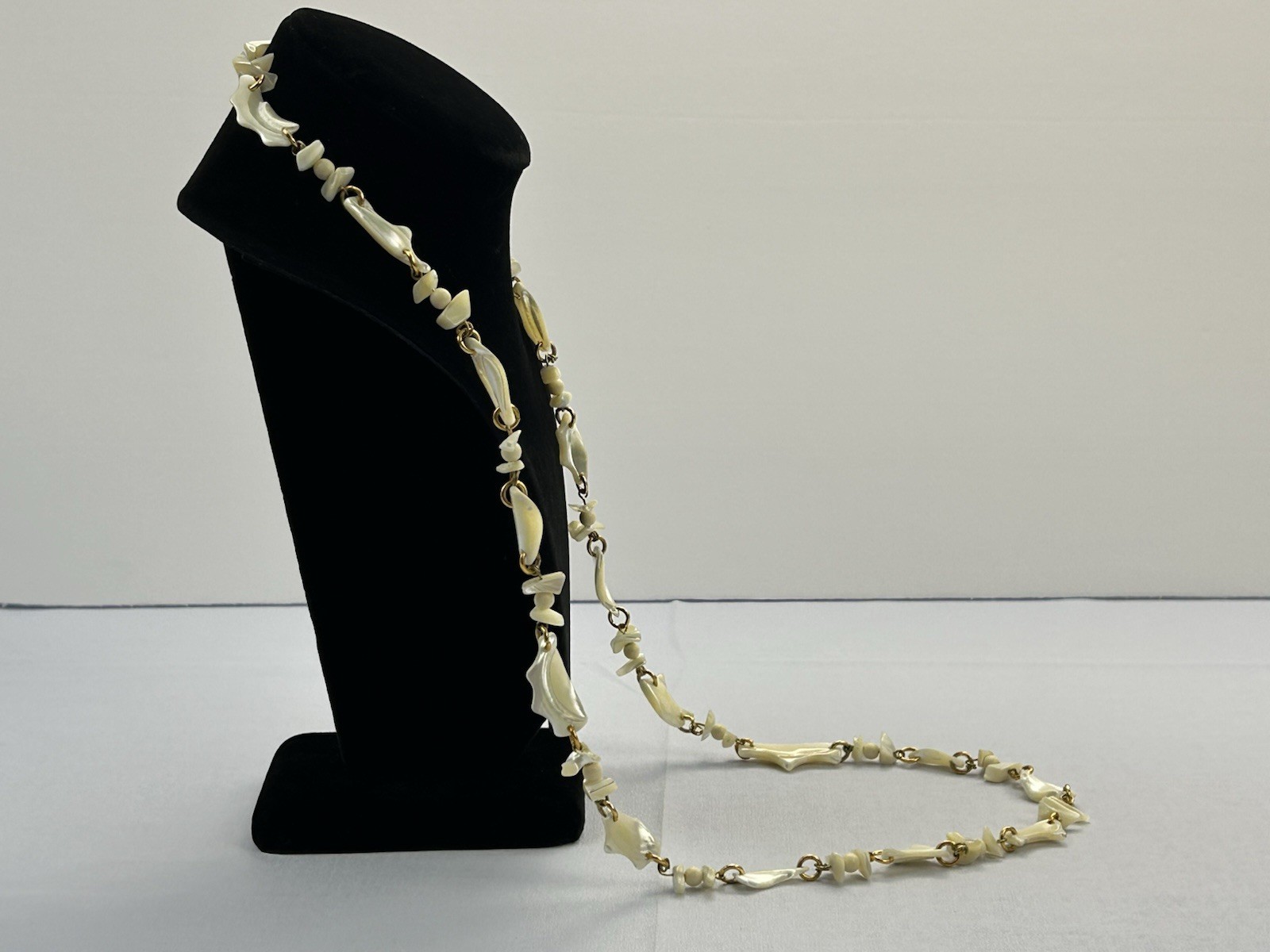Vintage Mother of Pearl Shell Gold Tone Link Necklace 17” Coastal Boho Chic