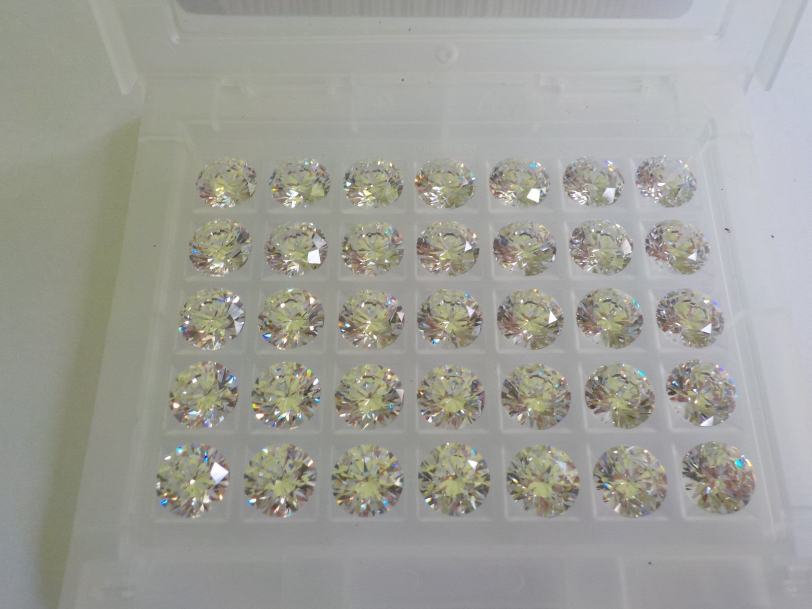 Swarovski Cubic Zirconia Pure Brilliance Round 7.50 mm Austria Clear Same 1 Box