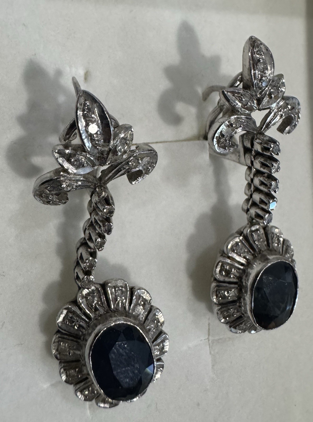 Silver-palladium Earrings Oval Sapphire w. Diamond Omega Back Silver-Blue