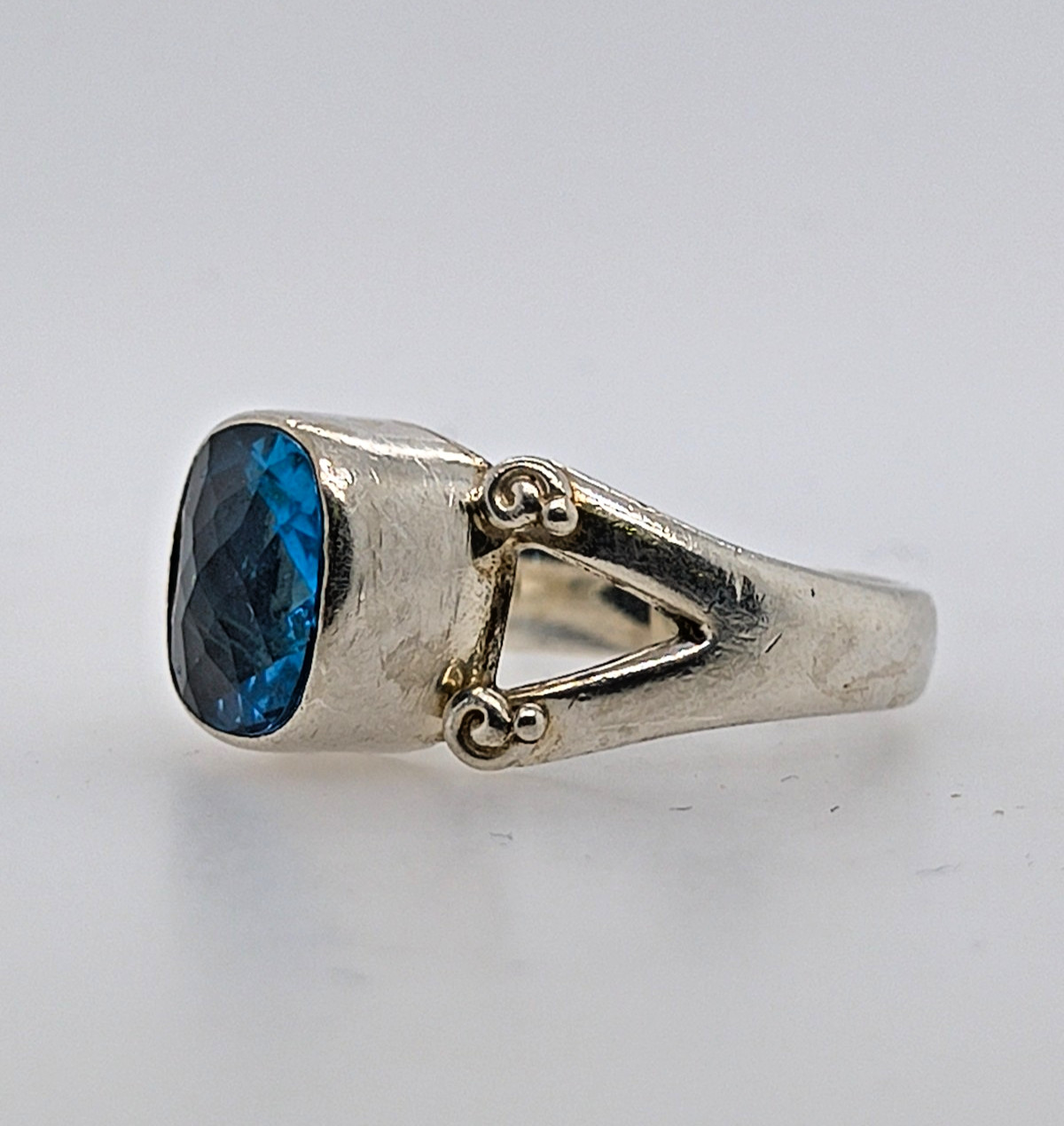 Sterling Silver Sajen Blue Topaz Ring for Women Size 9