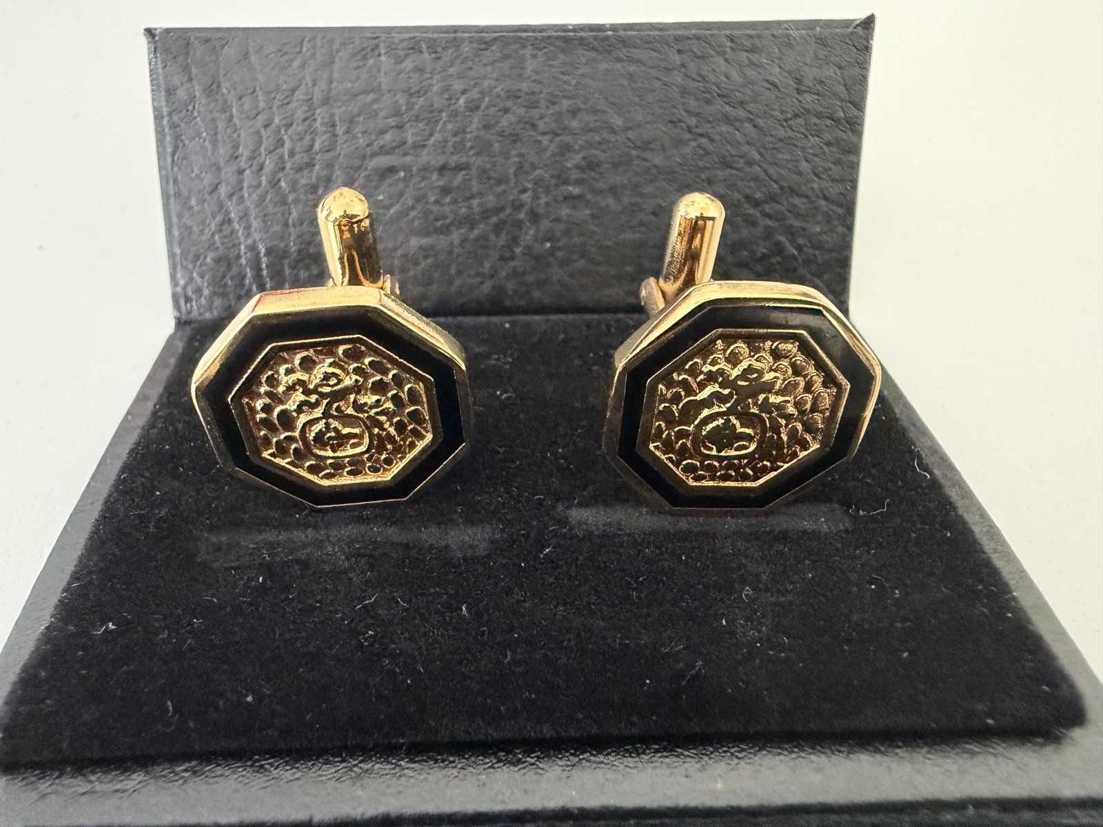 Vintage Gucci Heraldic Crest Cufflinks Gold & Black Enamel Rare Colibri Era Rare