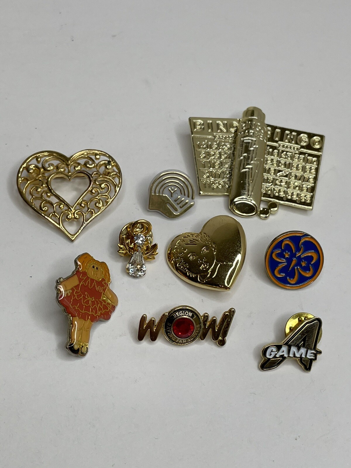 VTG 9 Brooch Pin Lot AJC Bingo Lover Card, Cabbage Patch Doll, Hearts, Angels+