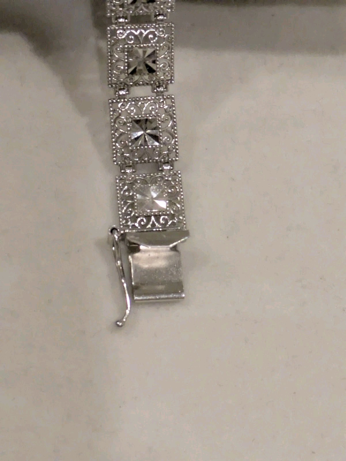 10kt White Gold 8.8mm Square Filigree Link Chain 7.25″ Bracelet 7.74 Grams