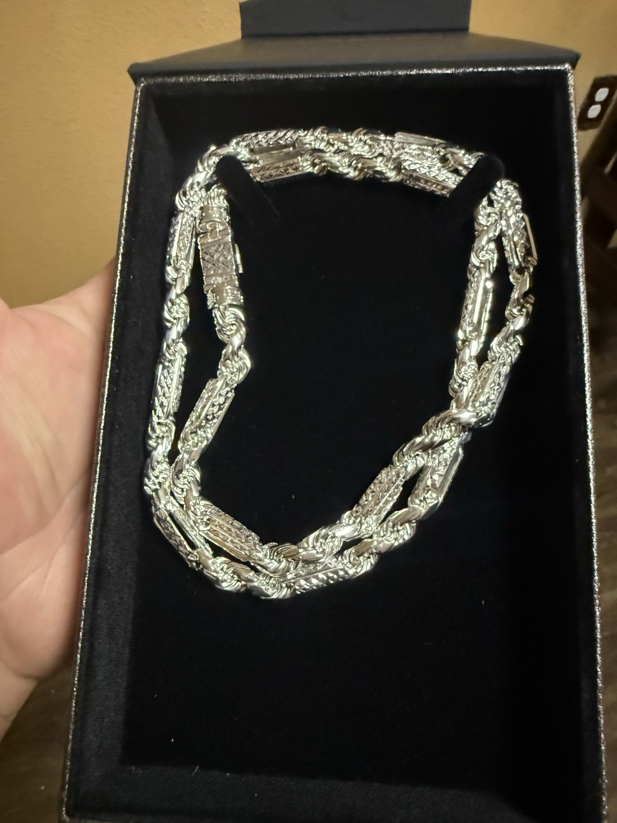 .950 Silver Milano Chain Prism Cut 28in x 8mm 150g