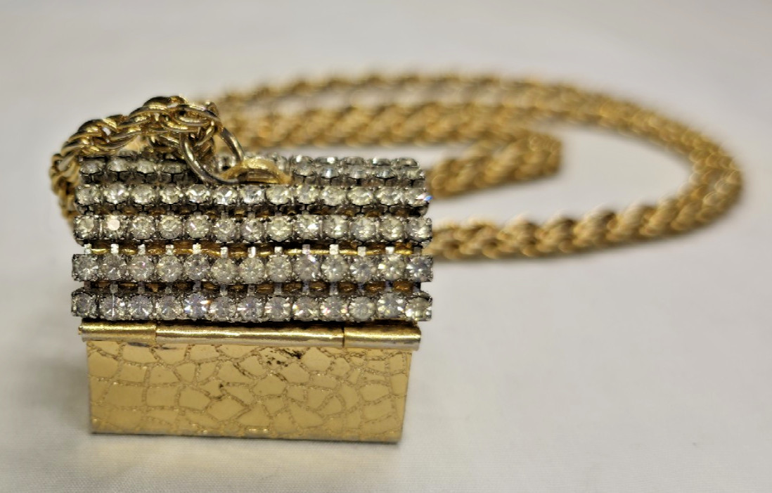 36″ VTG Clear Rhinestone Pill Box Necklace Gold Tone Rope Chain