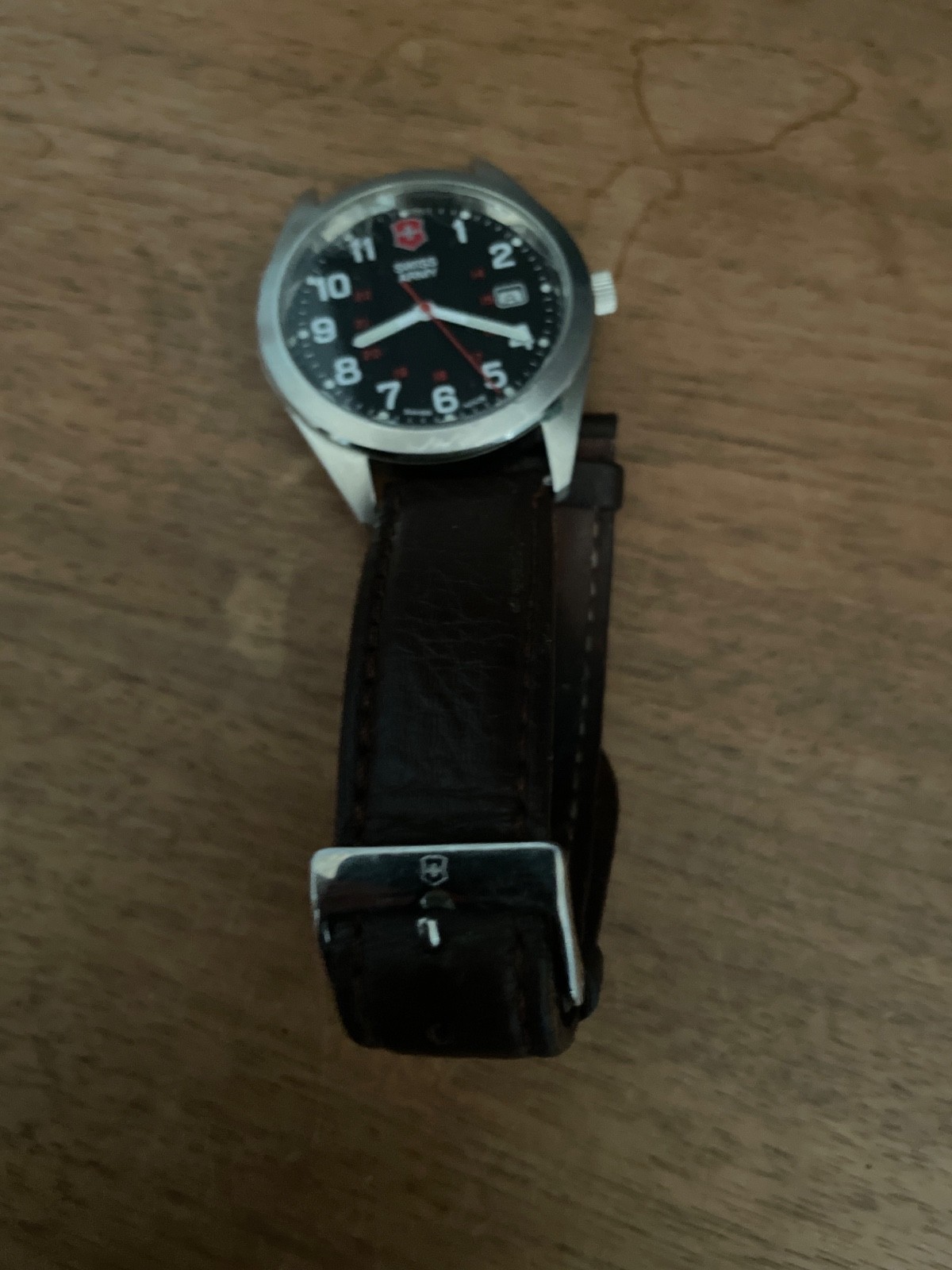 Vintage 90’s Swiss Army Watch Men’s (chip in glass )Leather Band Watch 241083