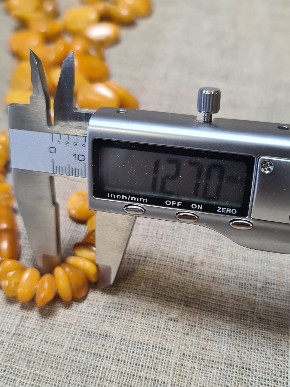 Amber old antique, egg yolk. Necklace, beads 60 grams . Women’s vintage jewelry.