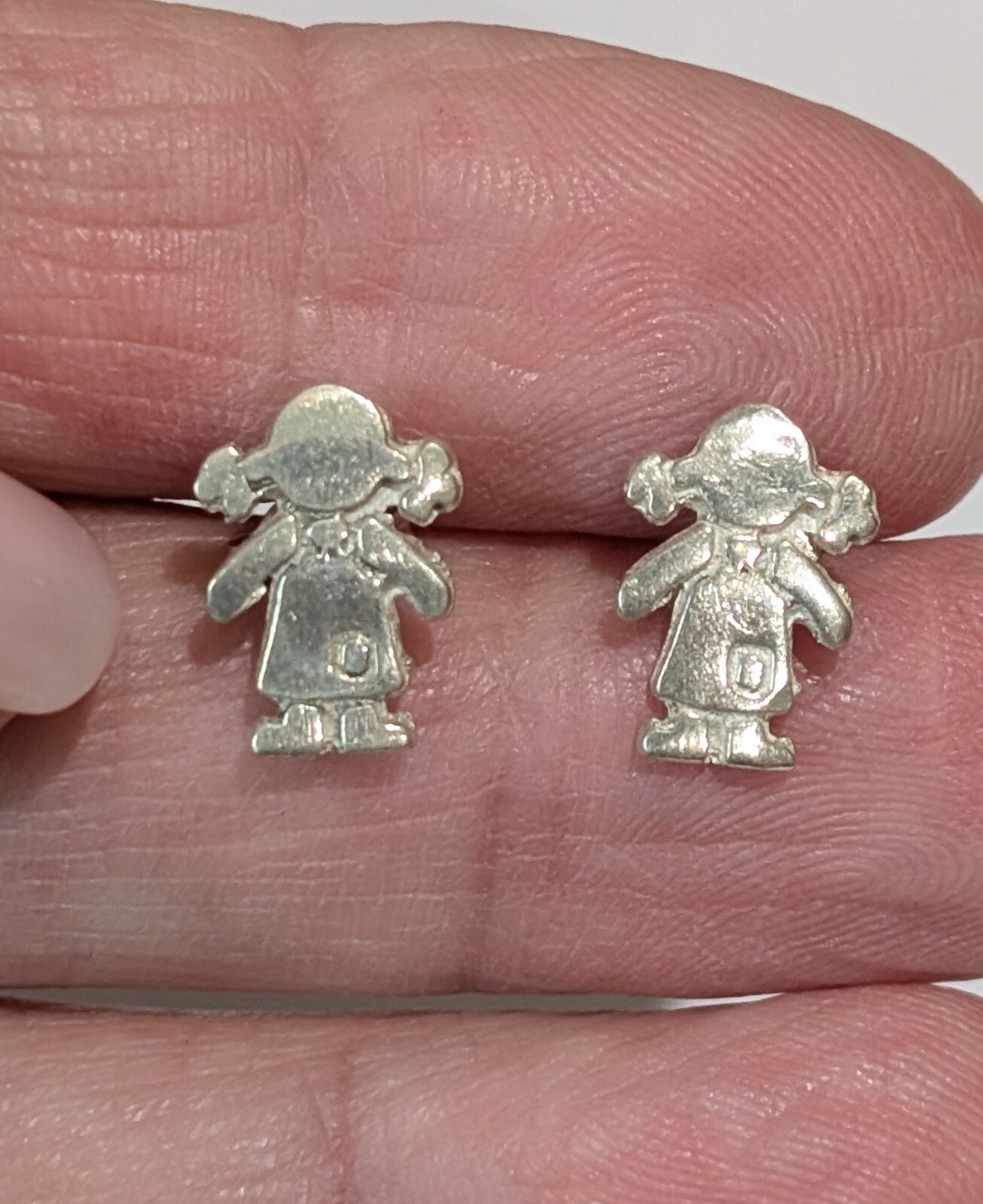 Vintage Sweet Little Girl Doll Sterling Silver 12mm Stud Earrings